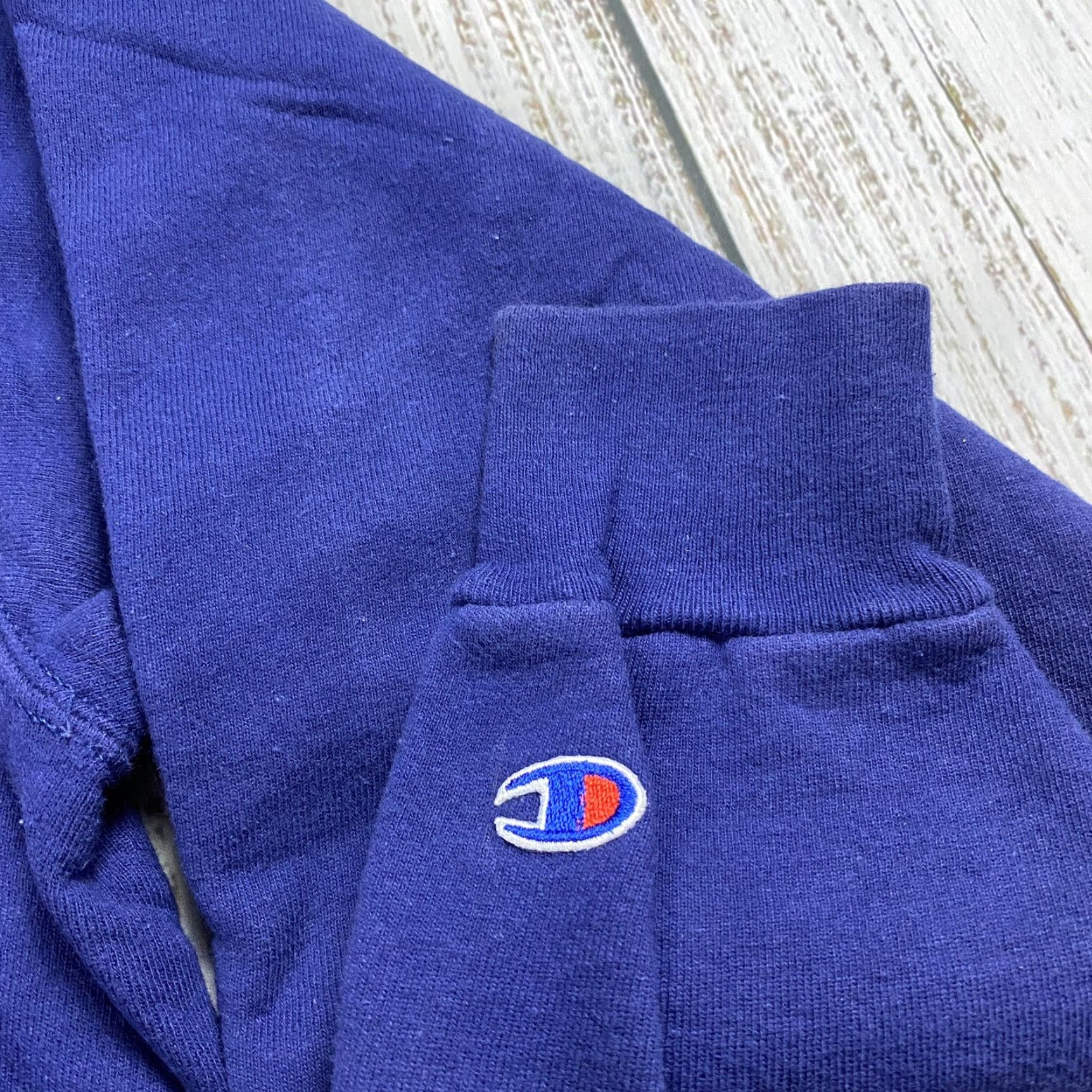 Champion VINTAGE Champion Crewneck Sweatshirt Men XL Blue 90s Sports Embroidered Made in USA Size US XL / EU 56 / 4 - 5 Thumbnail