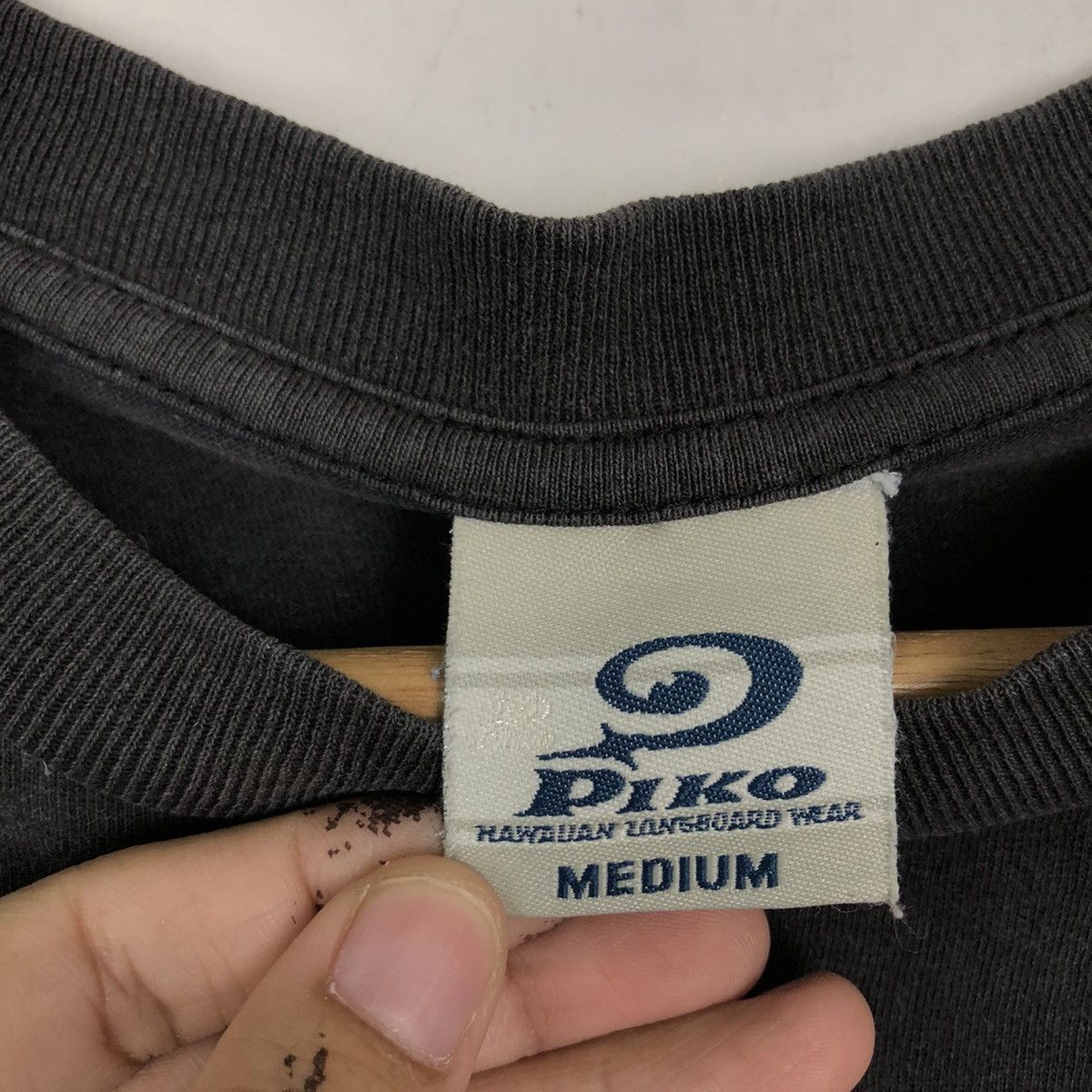 Japanese Brand VINTAGE PIKO HAWAIIAN LONGBOARD WEAR T-SHIRT BIG LOGO Size US M / EU 48-50 / 2 - 8 Thumbnail