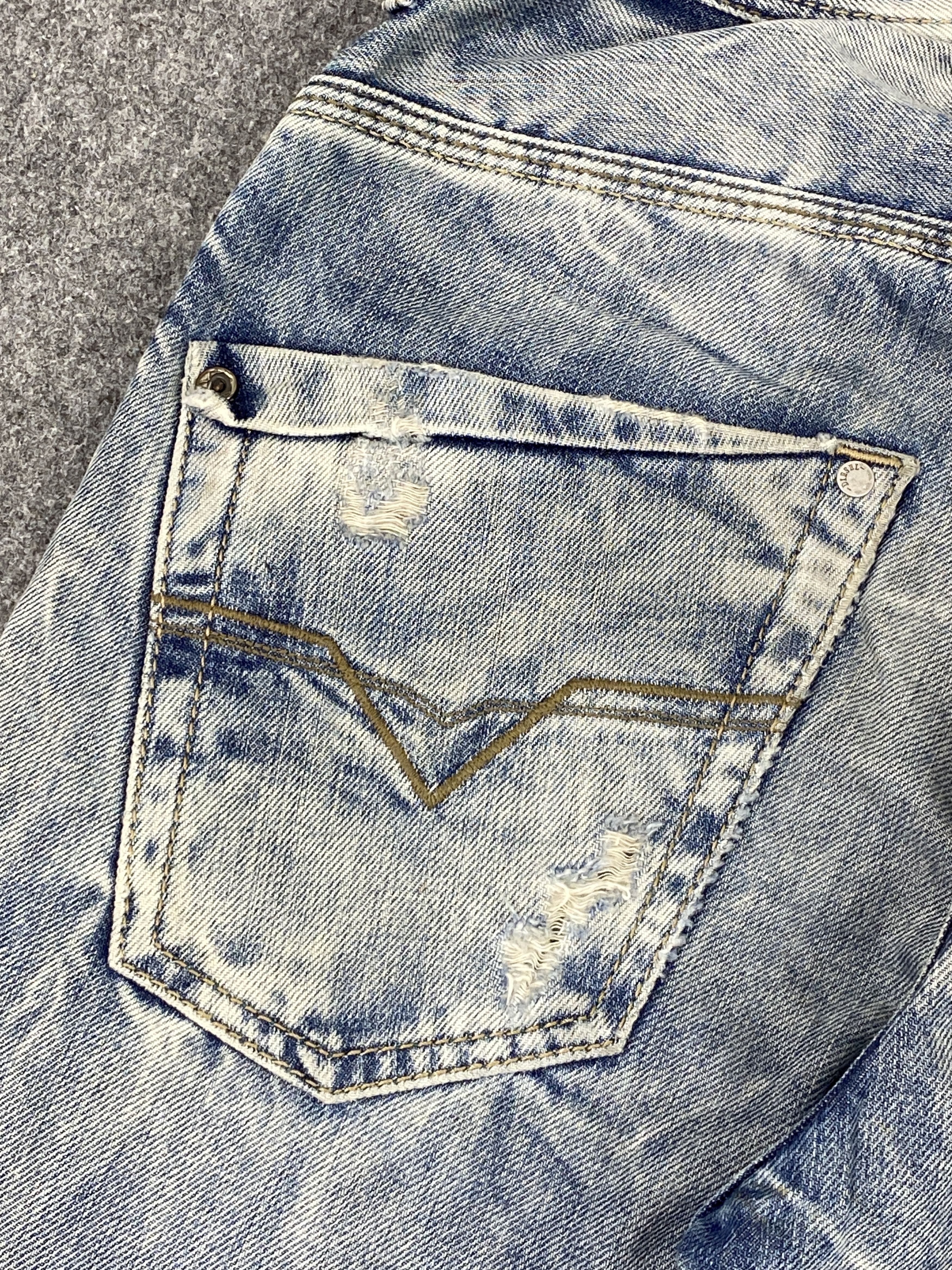 Diesel × Vintage Vintage Diesel Distressed Light Washed Slim Fit Jeans Size US 28 / EU 44 - 19 Thumbnail