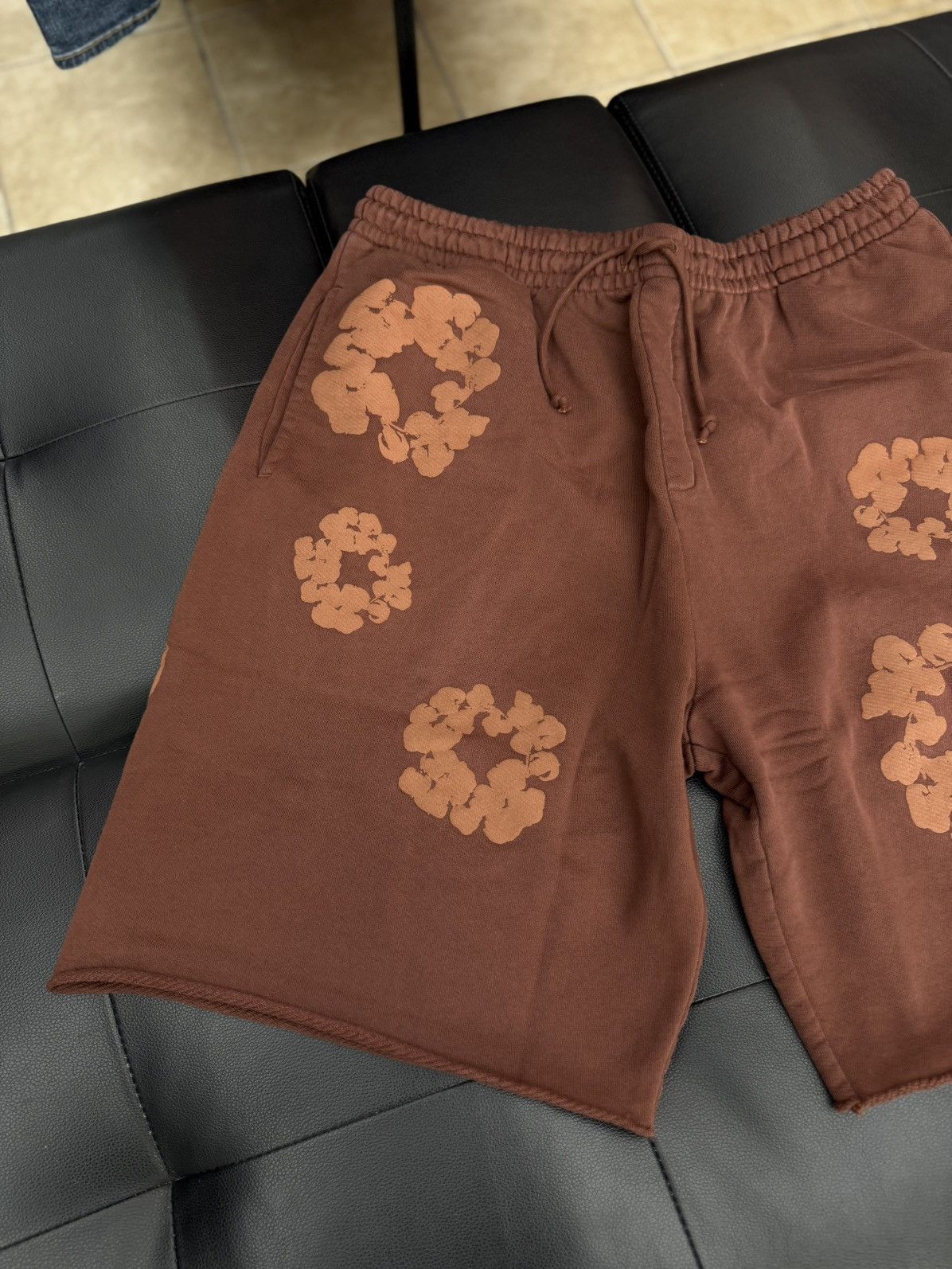 DENIM TEARS Denim Tears Shorts Cotton Wreath Size XL Brown 2025 Size US 34 / EU 50 - 2 Thumbnail