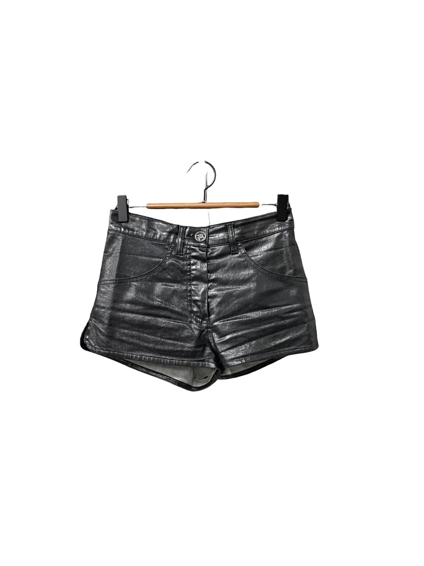 Chanel Chanel Coated Cotton Shorts Size 34 Size 25" / US 0 / IT 36 - 1 Thumbnail
