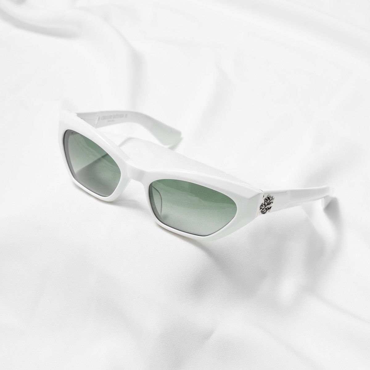 Chrome Hearts CHROME HEARTS HALLLA BALUUUU WHITE SUNGLASSES Size ONE SIZE - 1 Thumbnail