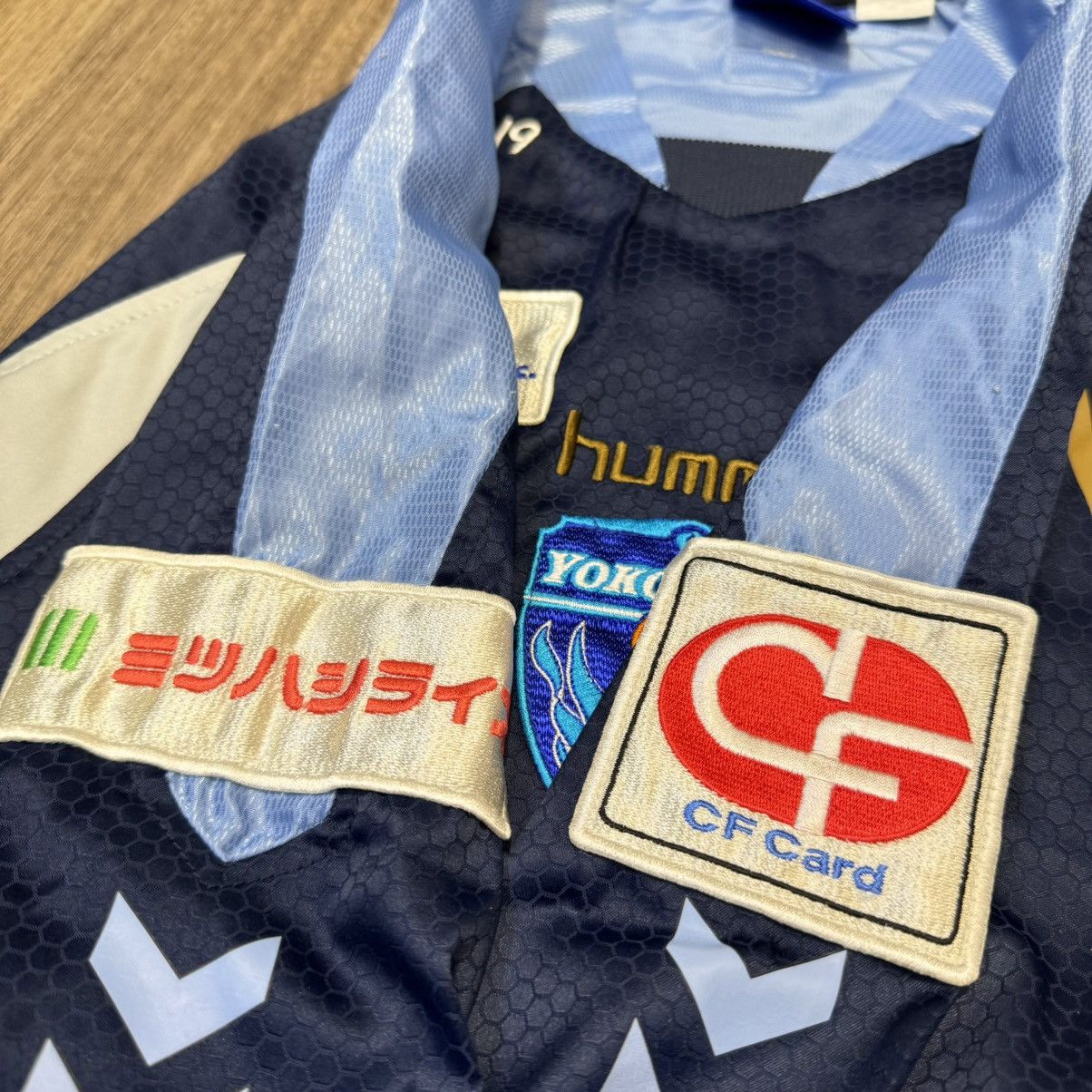 Hummel Yokohama FC player issued/worn training set Size US L / EU 52-54 / 3 - 6 Thumbnail