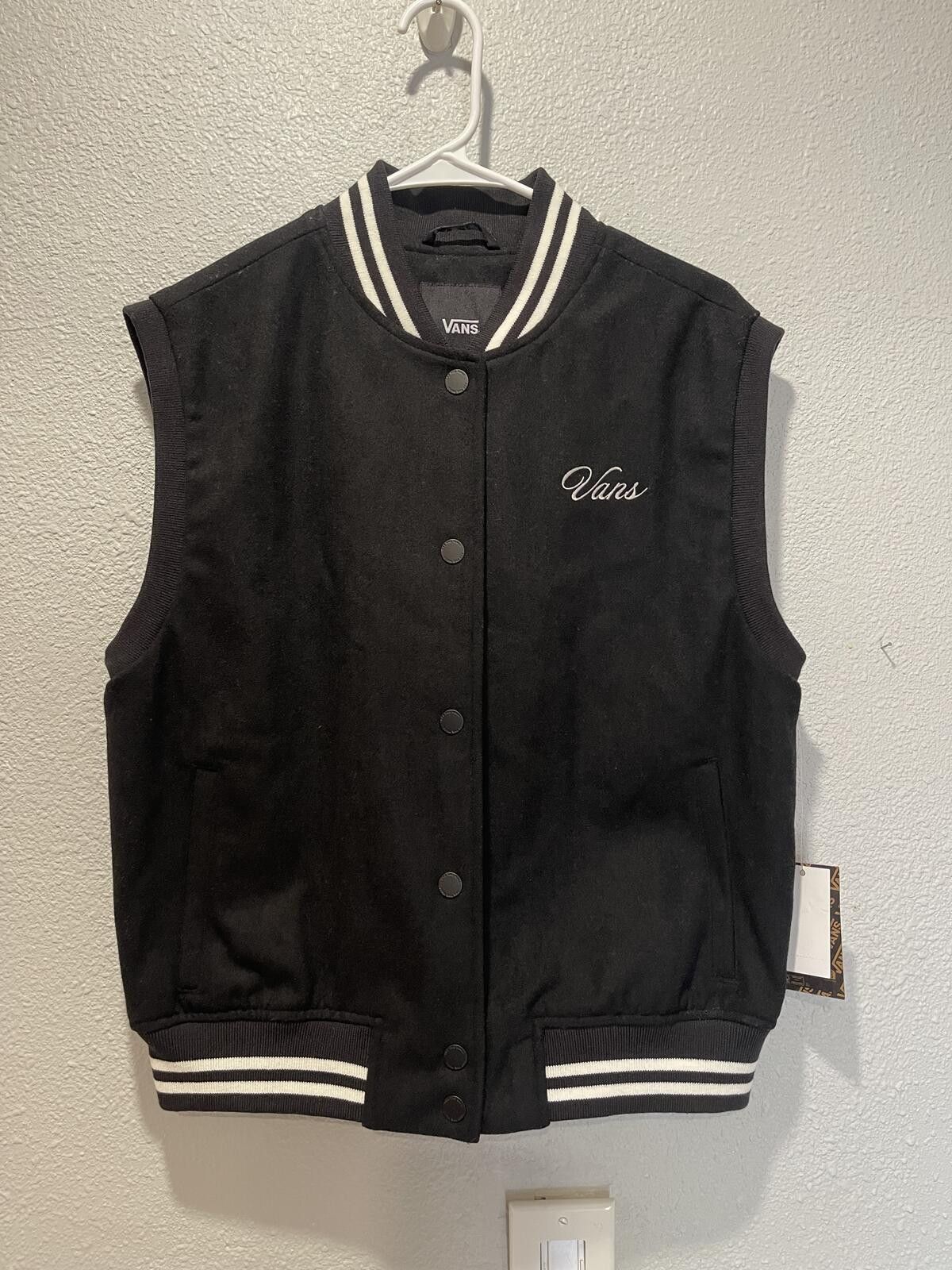 Vans Vans Black Sleeveless Varsity Jacket Vest X-Small Size XS / US 0-2 / IT 36-38 - 1 Thumbnail