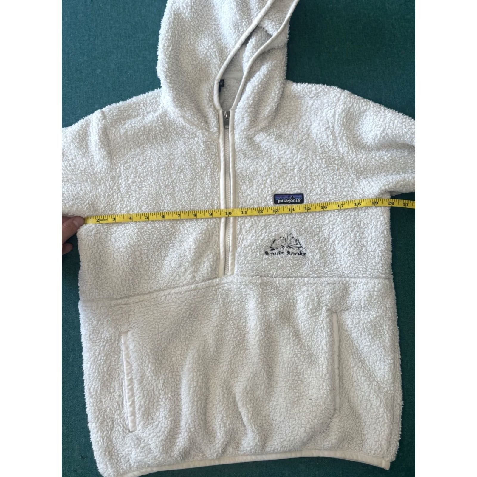Patagonia Patagonia Hoodie White Fleece 1/2 Zip Womens Small Embroidered Logo Pullover Activewear Zip Closure Size S / US 4 / IT 40 - 4 Thumbnail