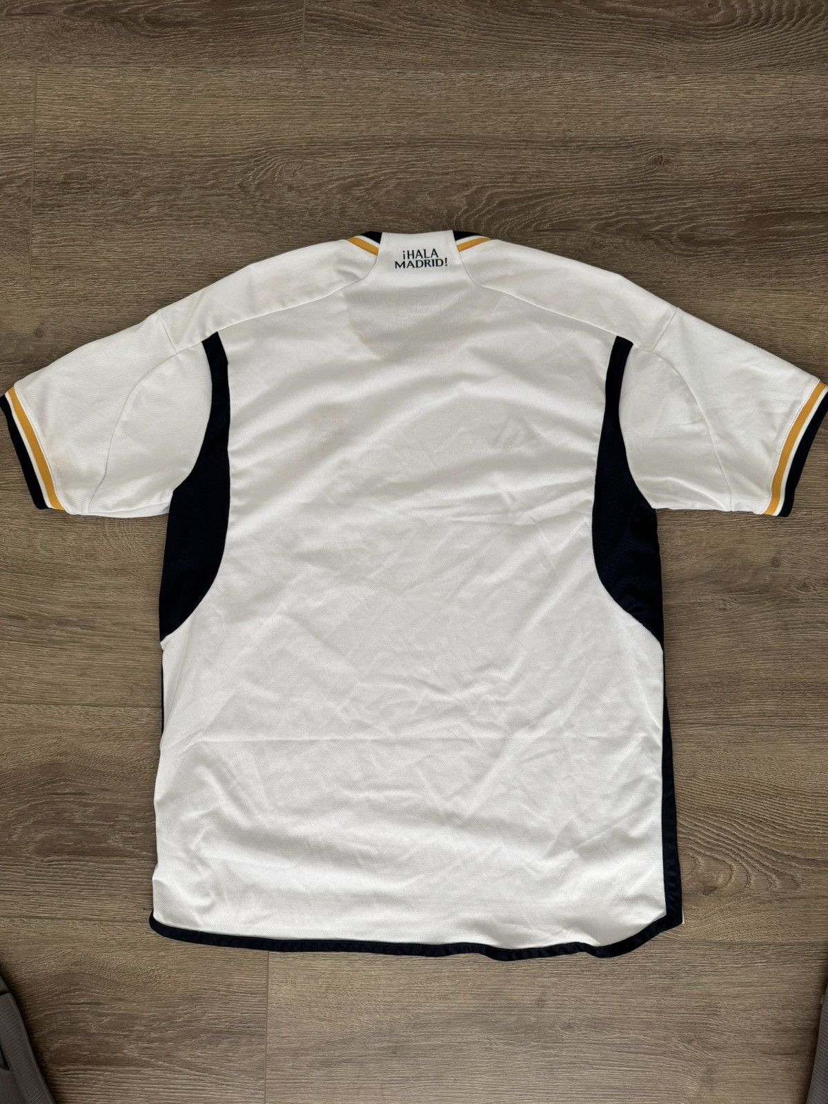 Adidas Real Madrid home kit Size US L / EU 52-54 / 3 - 3 Thumbnail