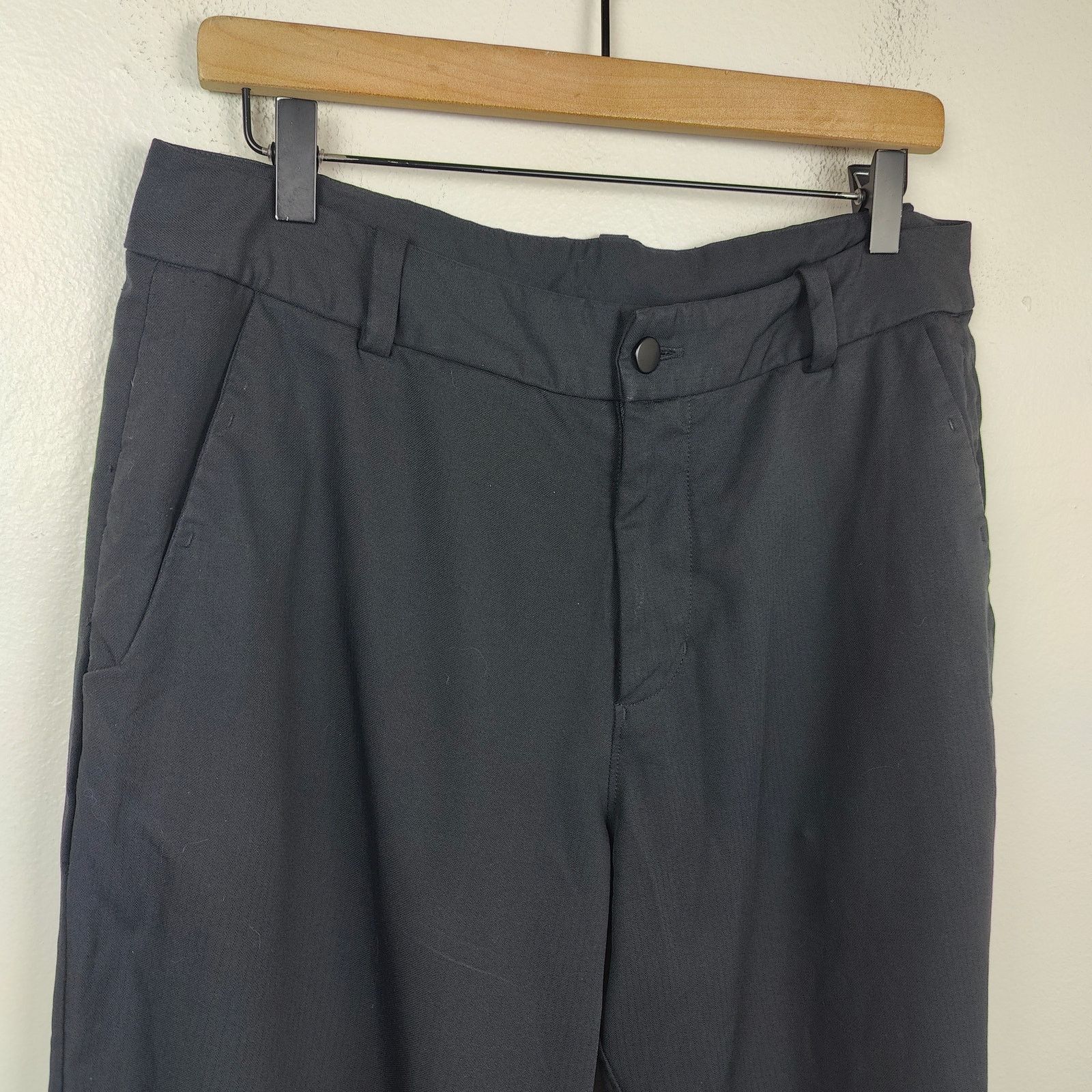 Lululemon Lululemon Commission Pants Mens 34 Black Lightweight Size US 34 / EU 50 - 2 Thumbnail