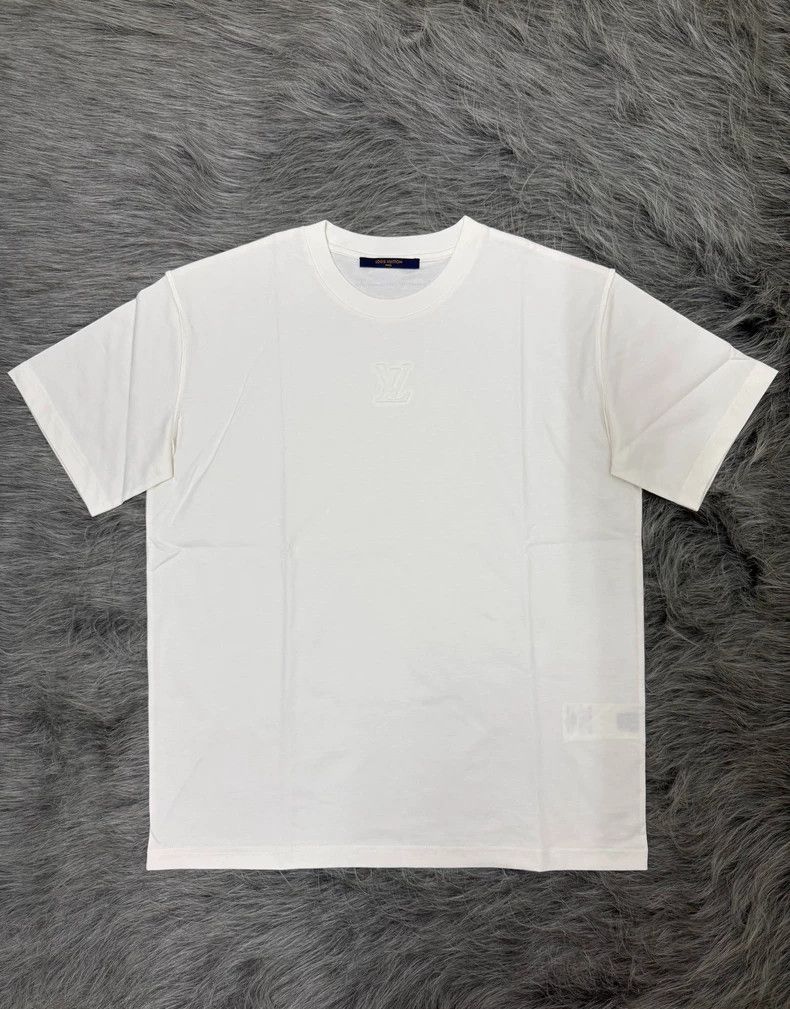 Louis Vuitton Louis Vuitton Solid Logo Crew Neck Casual Short Sleeve Size US XL / EU 56 / 4 - 1 Thumbnail