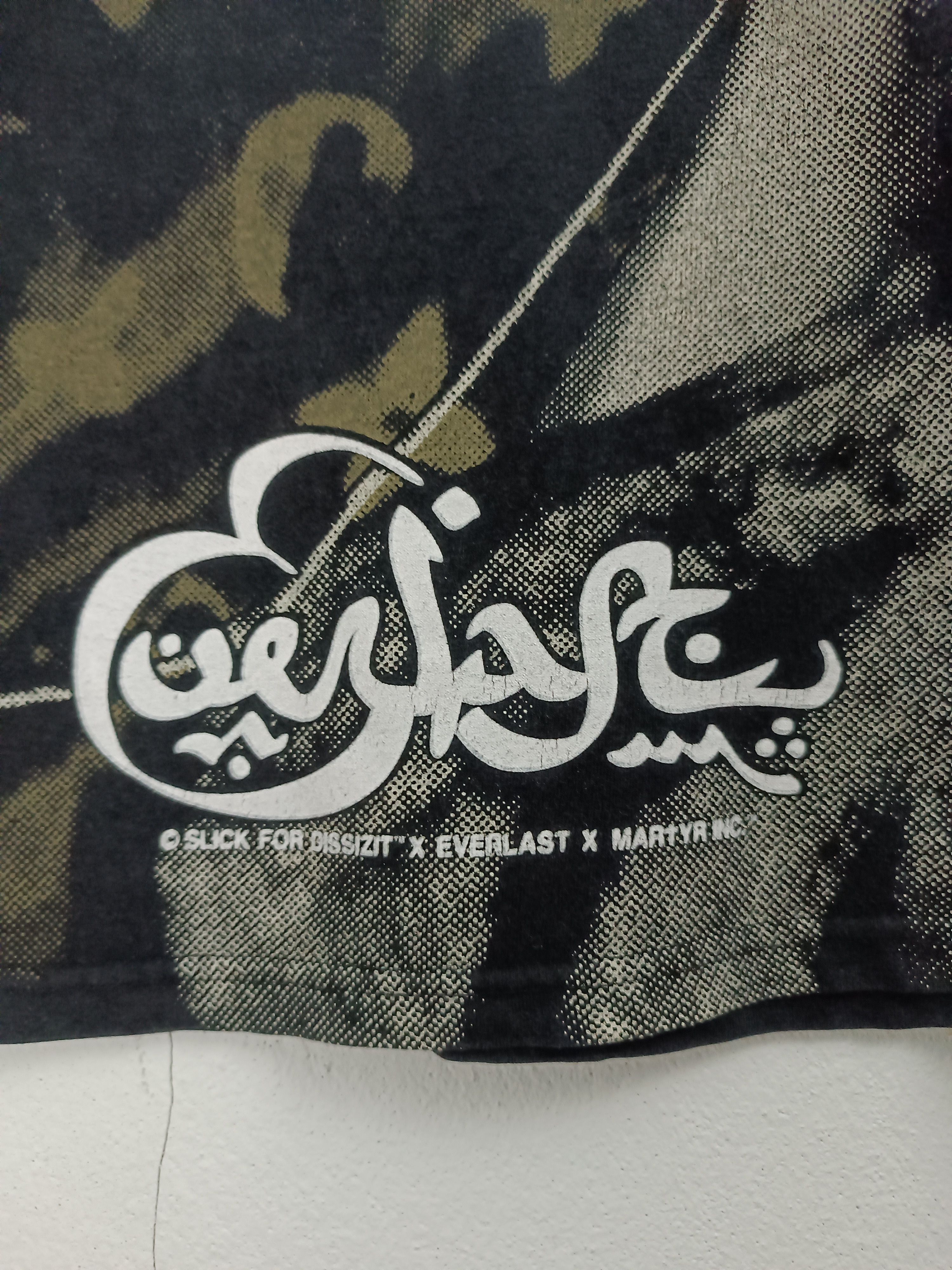 Vintage VINTAGE GIRL WITH LV KEFFIYEH PROTEST PEACE LOVE TEE Size US M / EU 48-50 / 2 - 9 Thumbnail