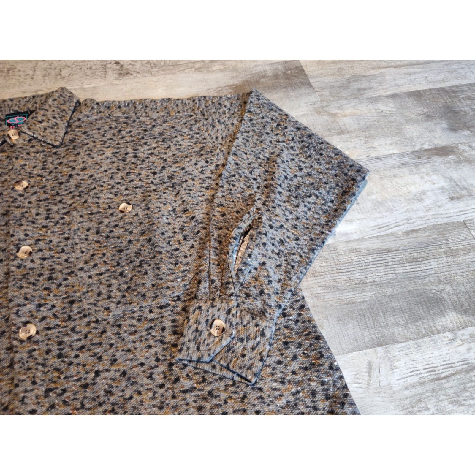 Vintage Vtg Santana Mens Snakeskin Textured Long Sleeve Button Up Shirt EUC Size L Size US L / EU 52-54 / 3 - 2 Thumbnail