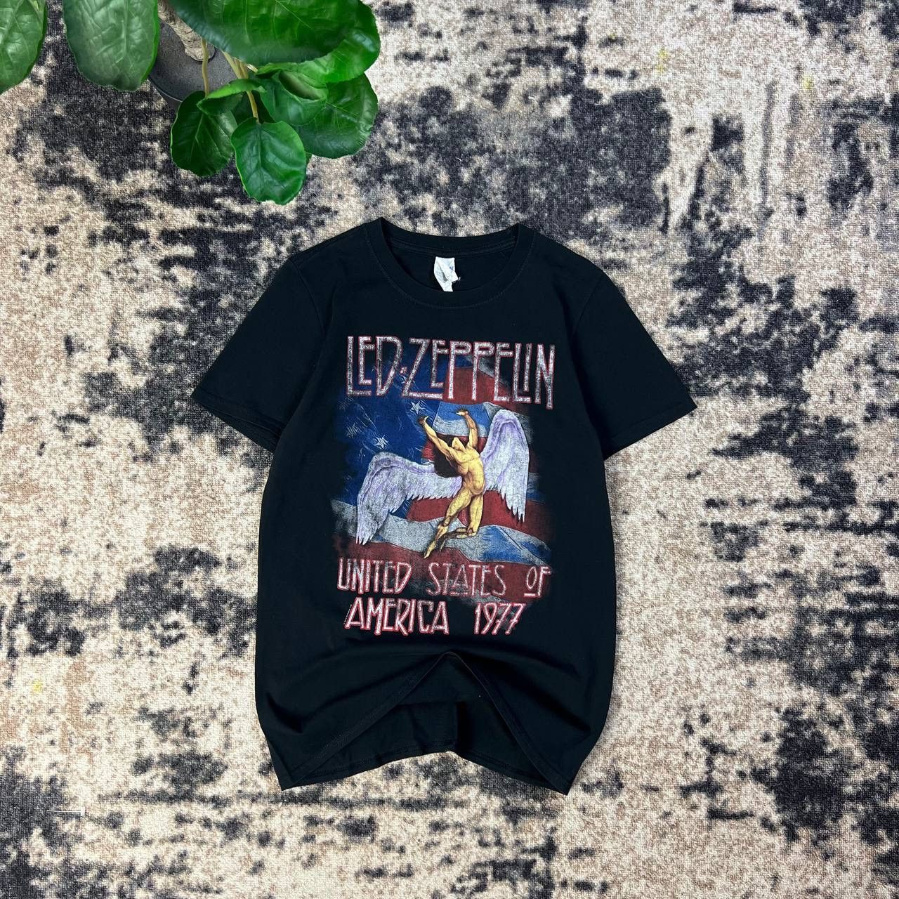 Led Zeppelin Led Zeppelin Vintage Y2K Big Logo Rock Band T-Shirt 1TS53 Size US S / EU 44-46 / 1 - 1 Thumbnail
