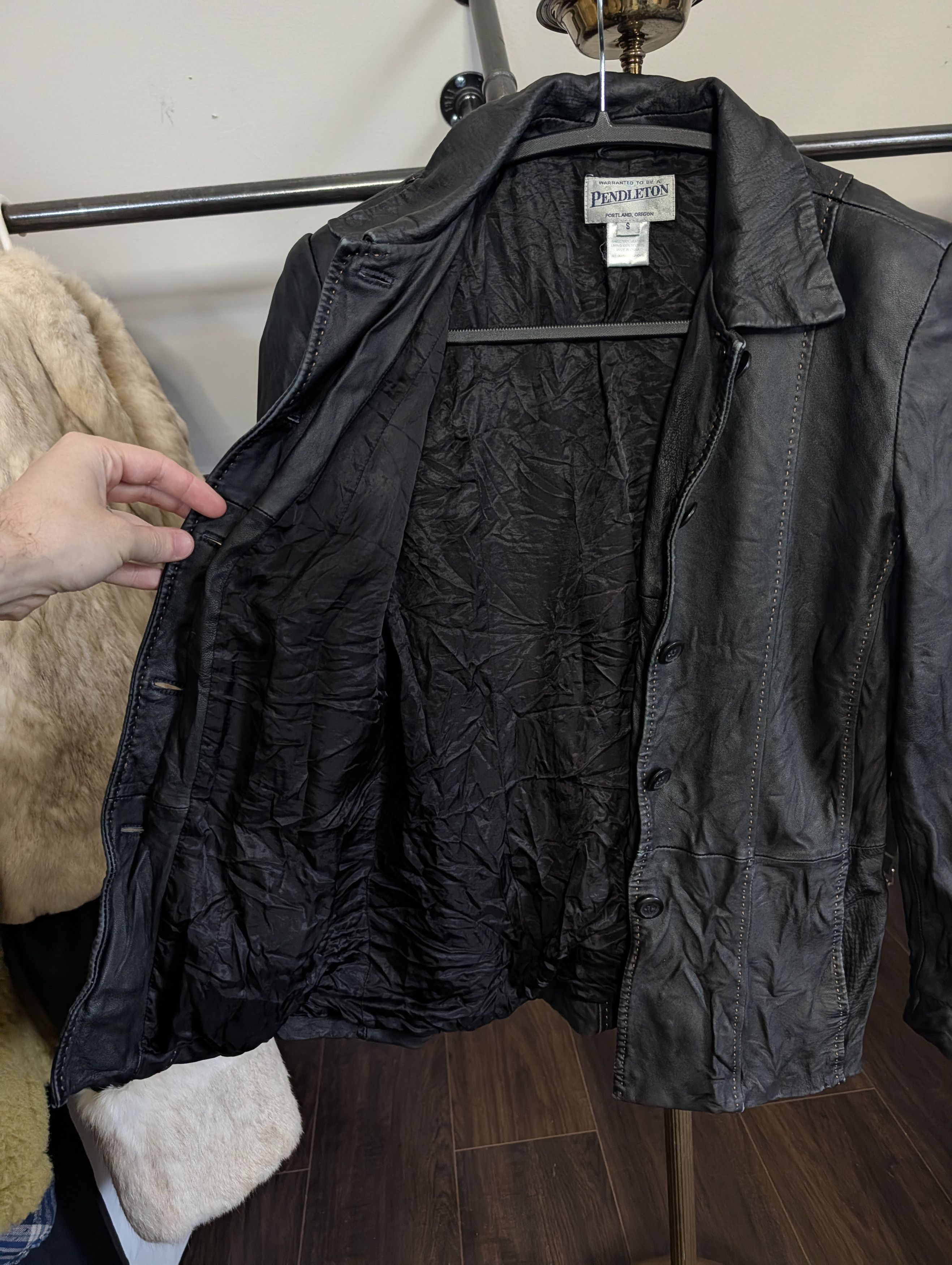 Pendleton Black real leather hand stitched VTG biker jacket S Size S / US 4 / IT 40 - 13 Thumbnail