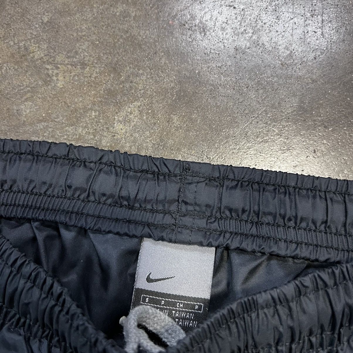 Vintage Vintage Y2K Nike Windbreaker Sweatpants Mini Swoosh Drill Size US 26 / EU 42 - 9 Thumbnail