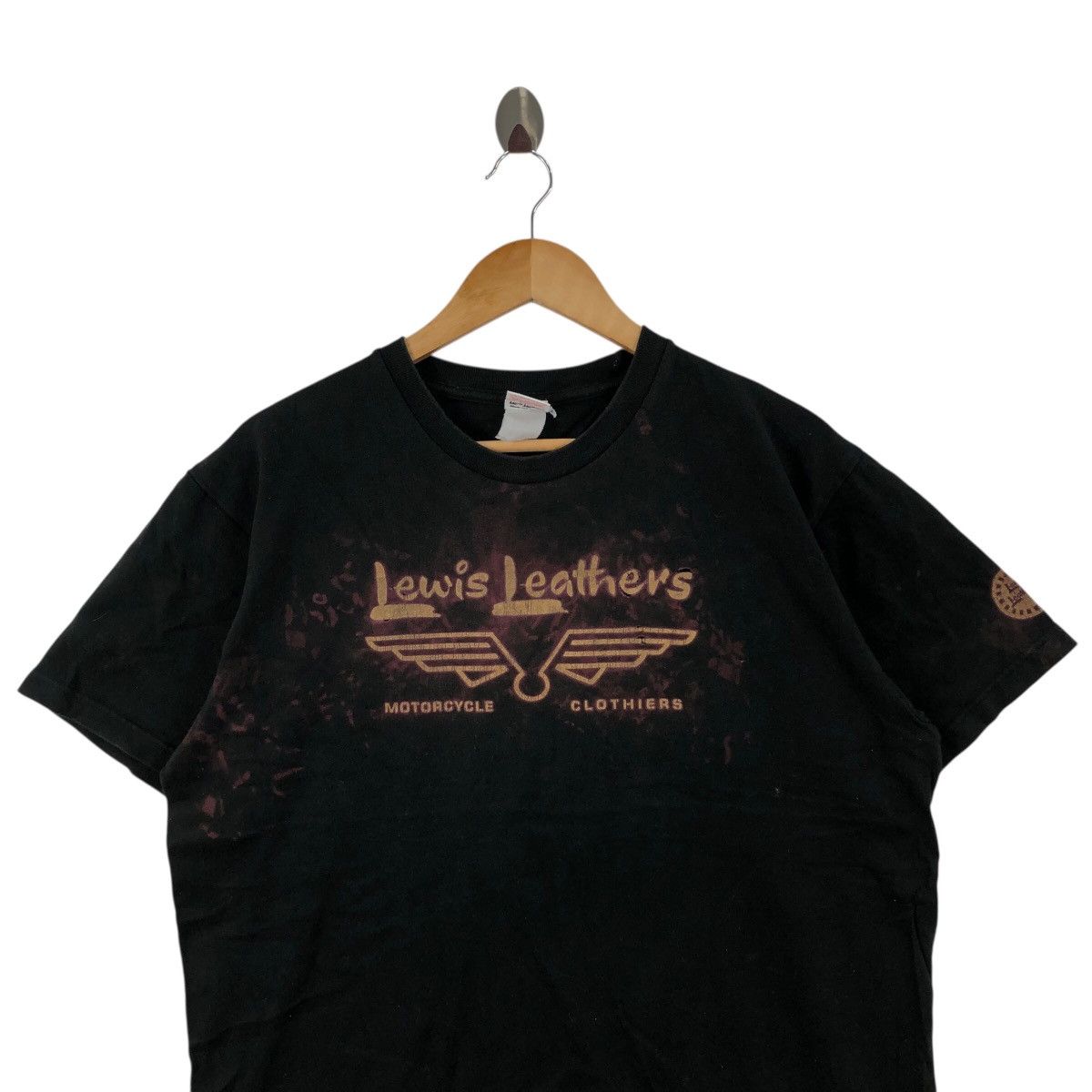 Vintage Vintage LEWIS LEATHERS T Shirt Motorcycle Clothing Japan Size US L / EU 52-54 / 3 - 2 Thumbnail