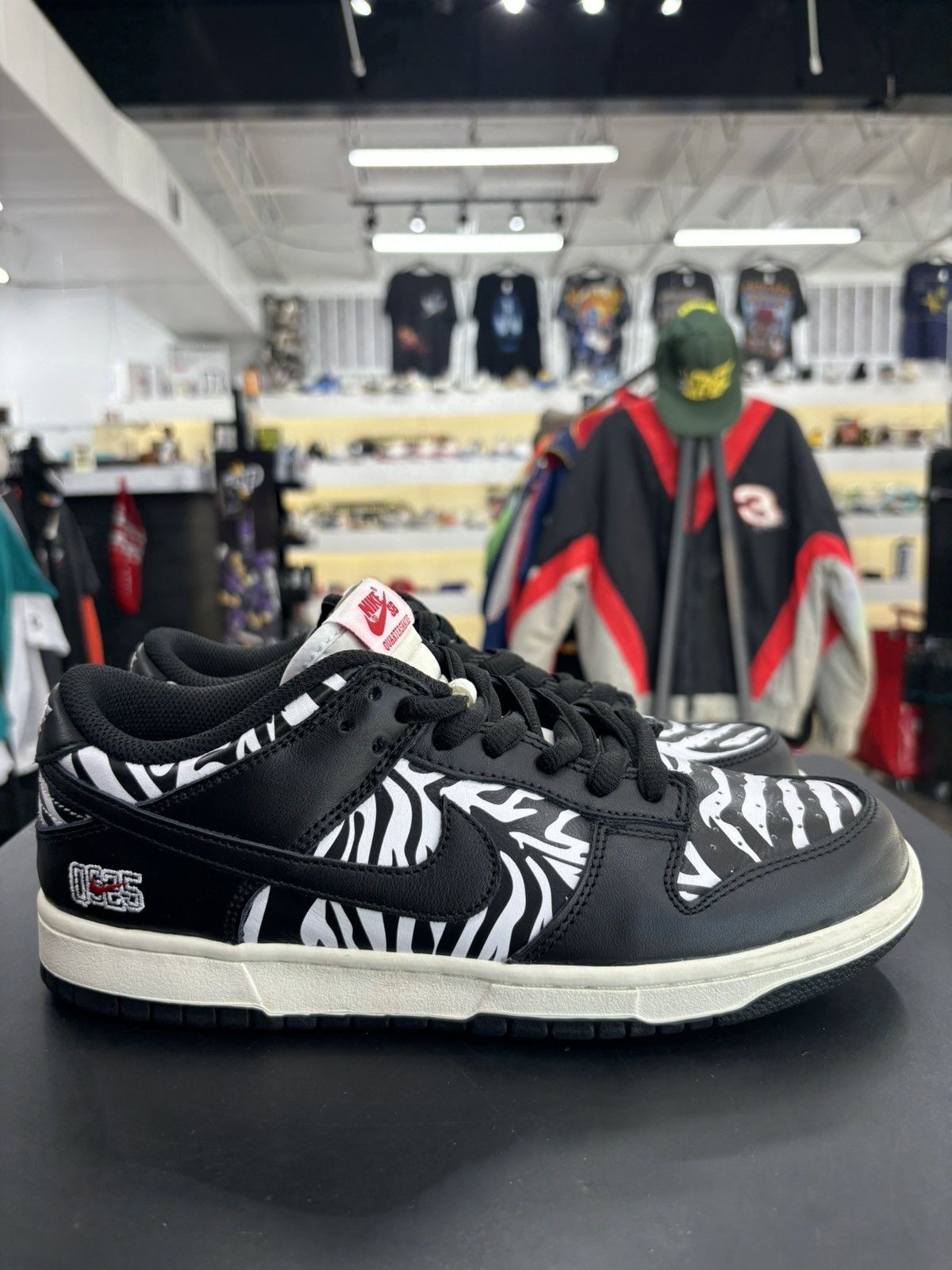 Nike Nike SB Dunk Low OG Quartersnacks Zebra Sz. 7.5 Size US 7.5 / EU 40-41 - 7 Thumbnail