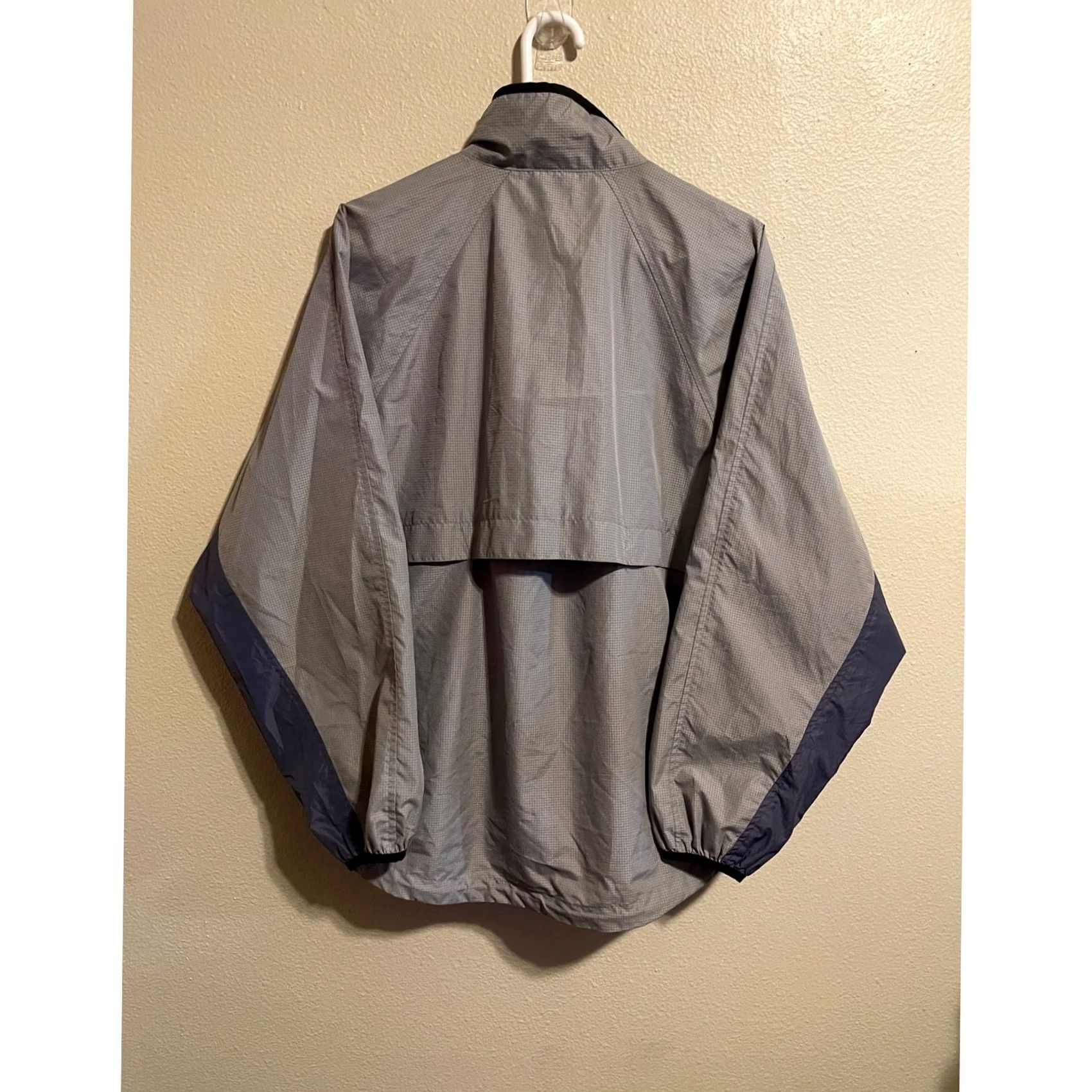 Vintage IllumiNITE Mens Jacket Windbreaker Run Reflective Lightweight Gray L Zip Outer Shell Polyester Breathable All Seasons Sports Activewear jackets) Size US L / EU 52-54 / 3 - 3 Thumbnail