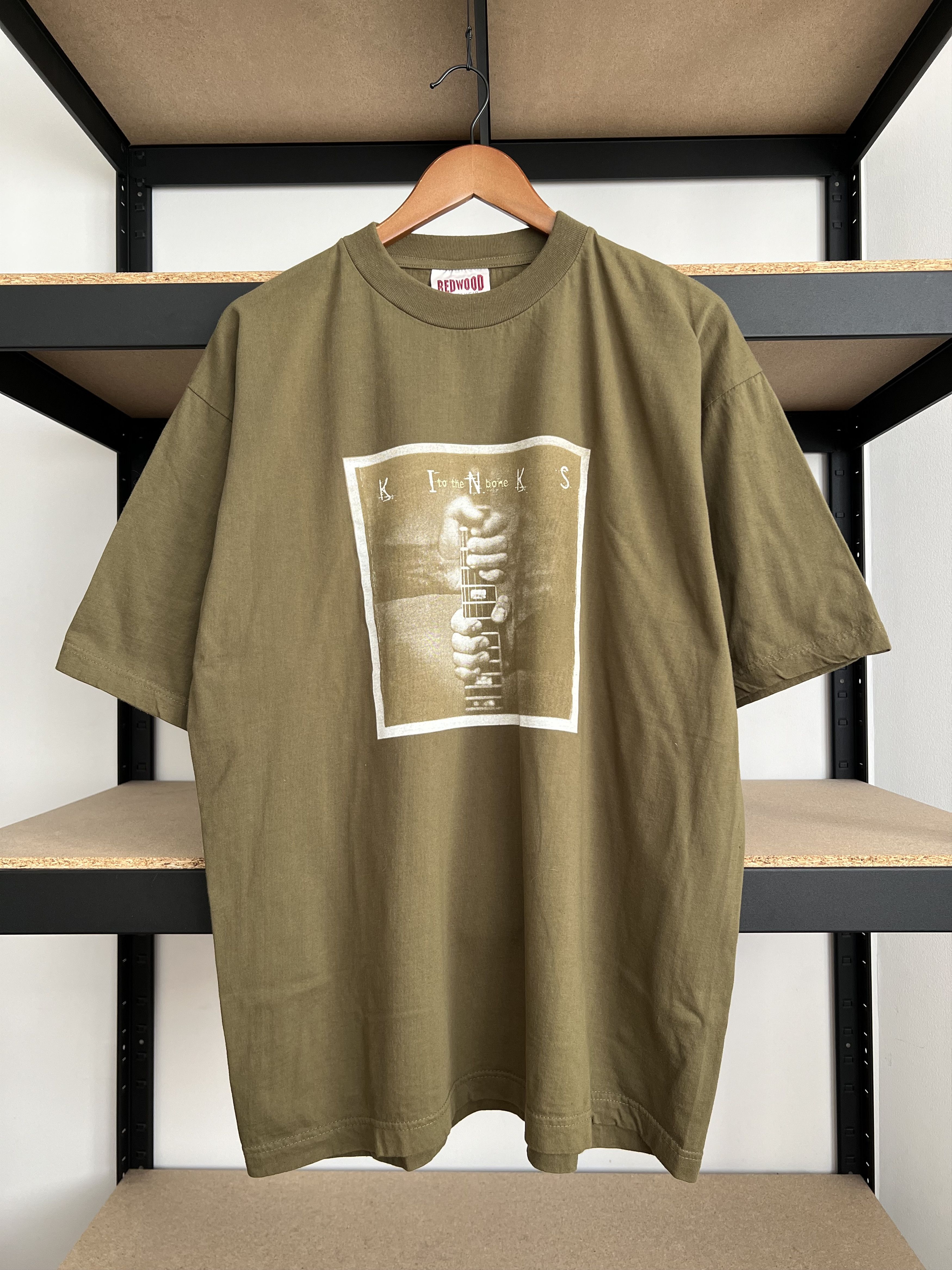 Band Tees Vintage 1997 The Kinks To the Bone Ray Davies T-shirt Size US XL / EU 56 / 4 - 1 Thumbnail