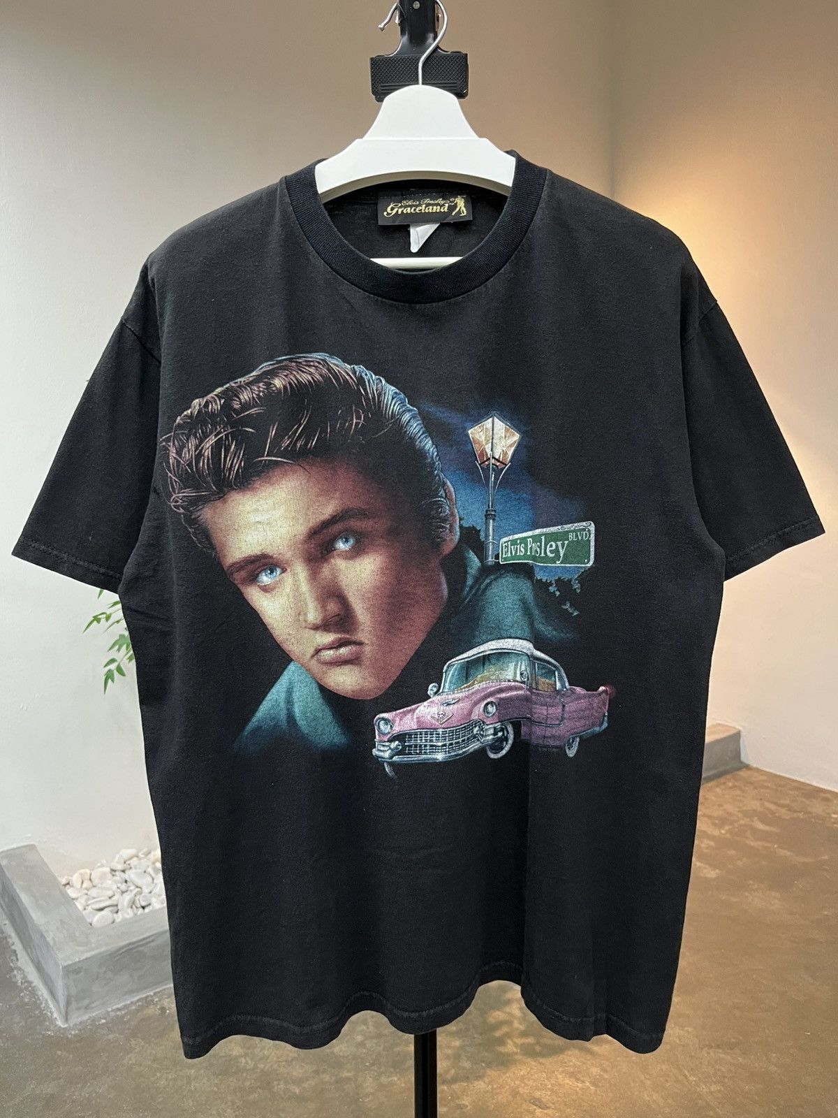 Other Vintage Elvis Presley Graceland Pink Cadillac Tee Size US L / EU 52-54 / 3 - 1 Thumbnail