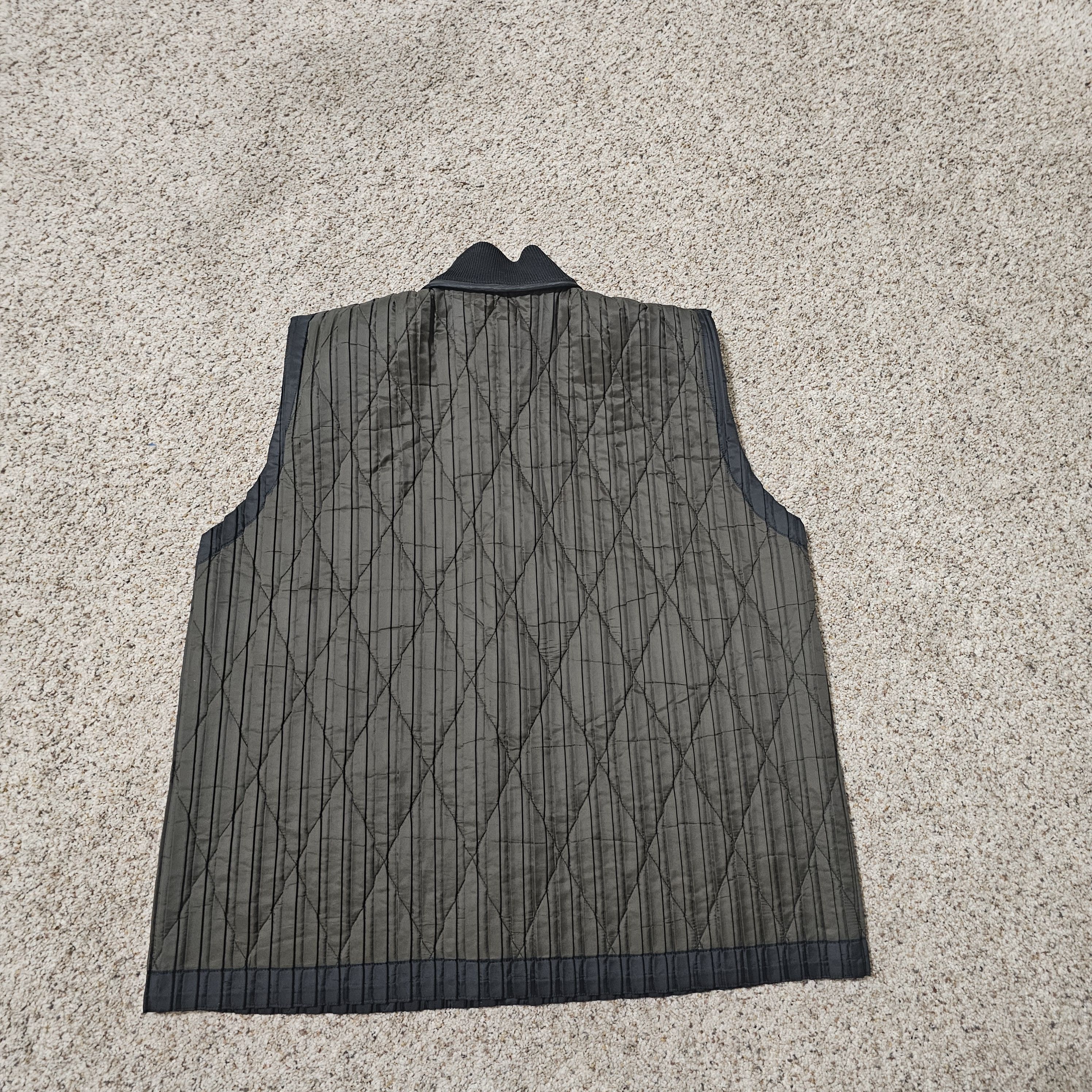 Issey Miyake Homme Plissé Issey Miyake Black Padded Pleats Vest Size 2/M Size US M / EU 48-50 / 2 - 12 Thumbnail