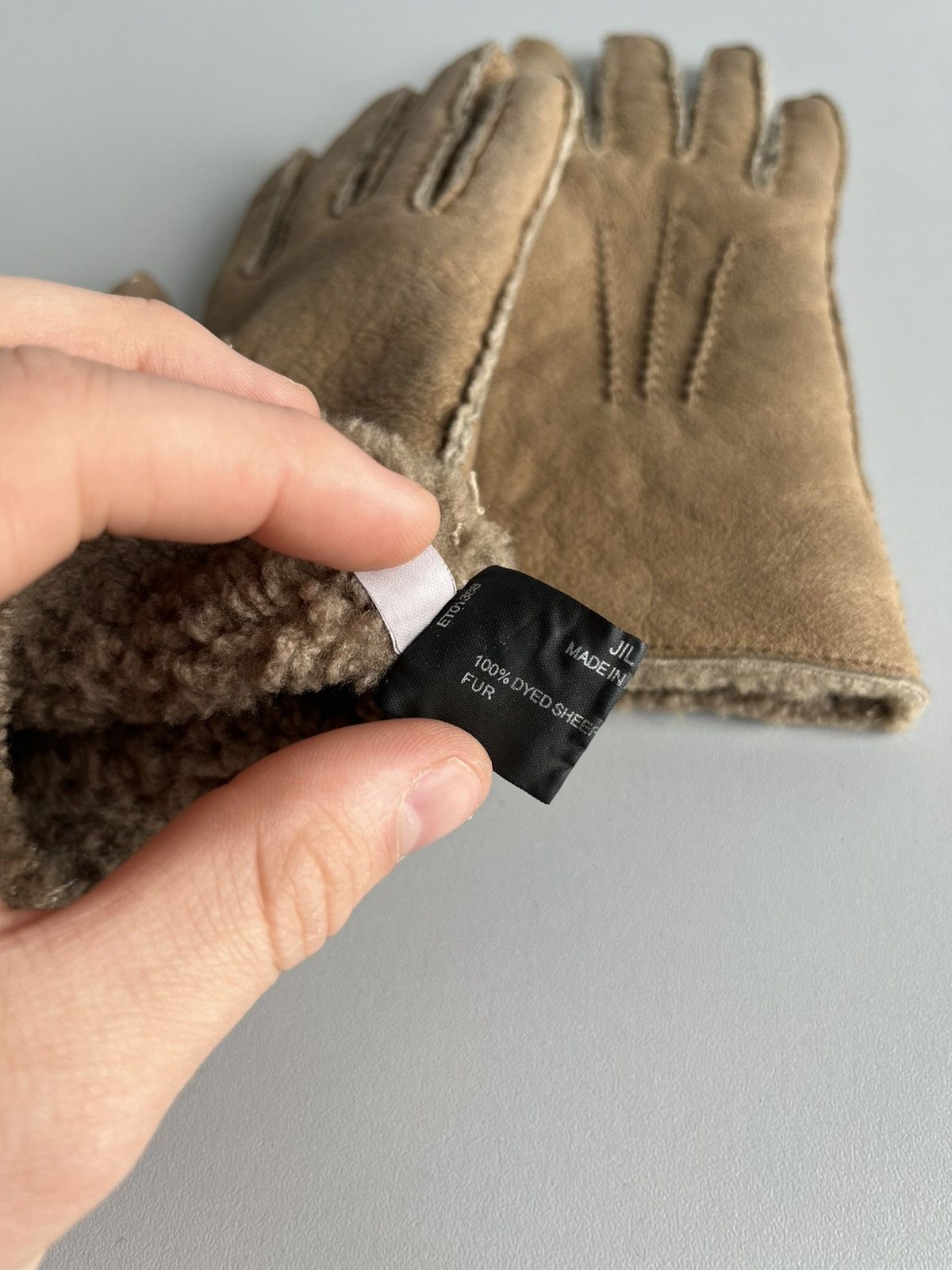 Jil Sander Archive Jil Sander AW05 hand stitched shearling gloves Size 28 - 10 Thumbnail