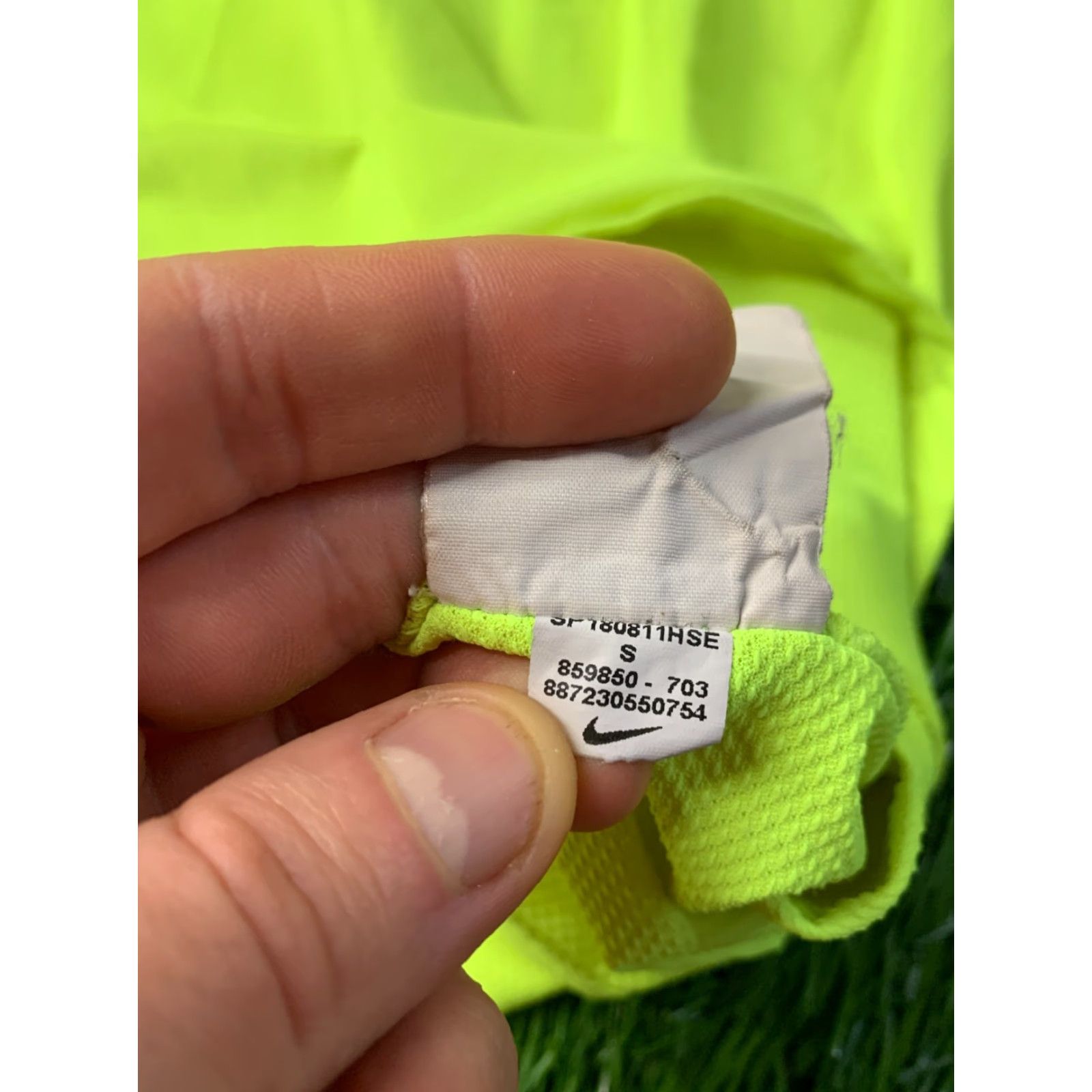 Nike Nike Squad Dri-Fit Original 2018 Men Football Soccer Shirt Jersey Tee Size S Neon Short Sleeve Regular 100% Polyester Football Nike Dri-FIT Mens Shirt Size US S / EU 44-46 / 1 - 6 Thumbnail