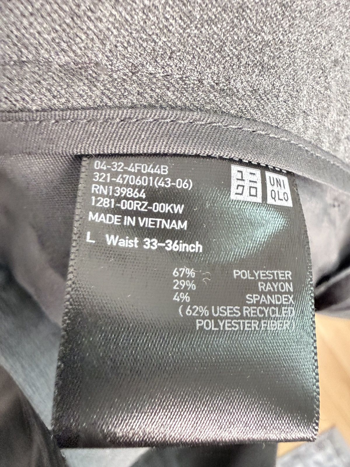 Uniqlo Uniqlo Gray Pleated Trousers Size US 34 / EU 50 - 3 Thumbnail