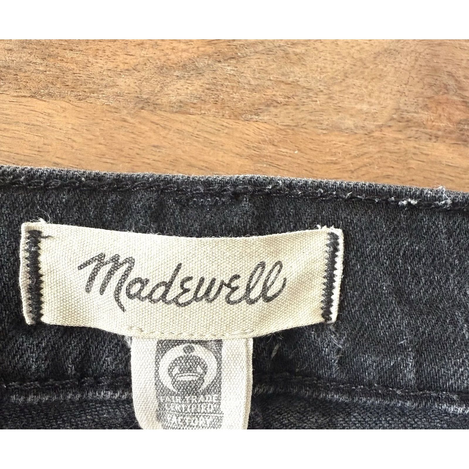 Madewell Madewell Jeans Women 33 Black Denim 5-Pocket Modern Tapered High Rise Vintage Style Shirt? Size 24" / US 00 / IT 34 - 3 Thumbnail