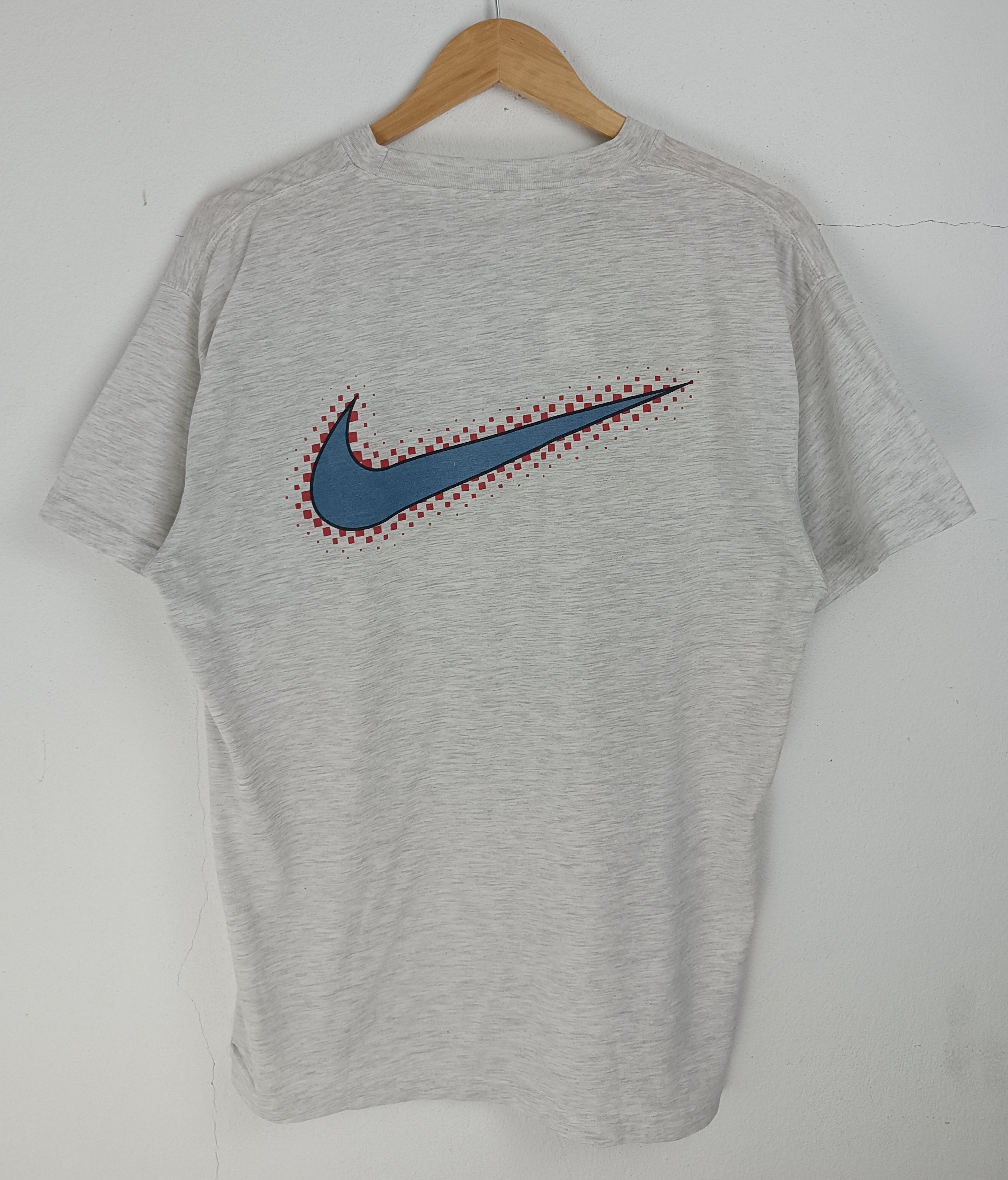 Nike VINTAGE 90'S NIKE SWOOSH CRAZY BACKHIT TEE Size US L / EU 52-54 / 3 - 4 Thumbnail