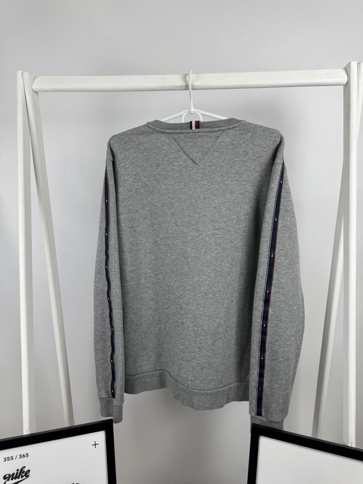Tommy Hilfiger Rare Tommy Hilfiger Sweatshirt Size US L / EU 52-54 / 3 - 10 Thumbnail