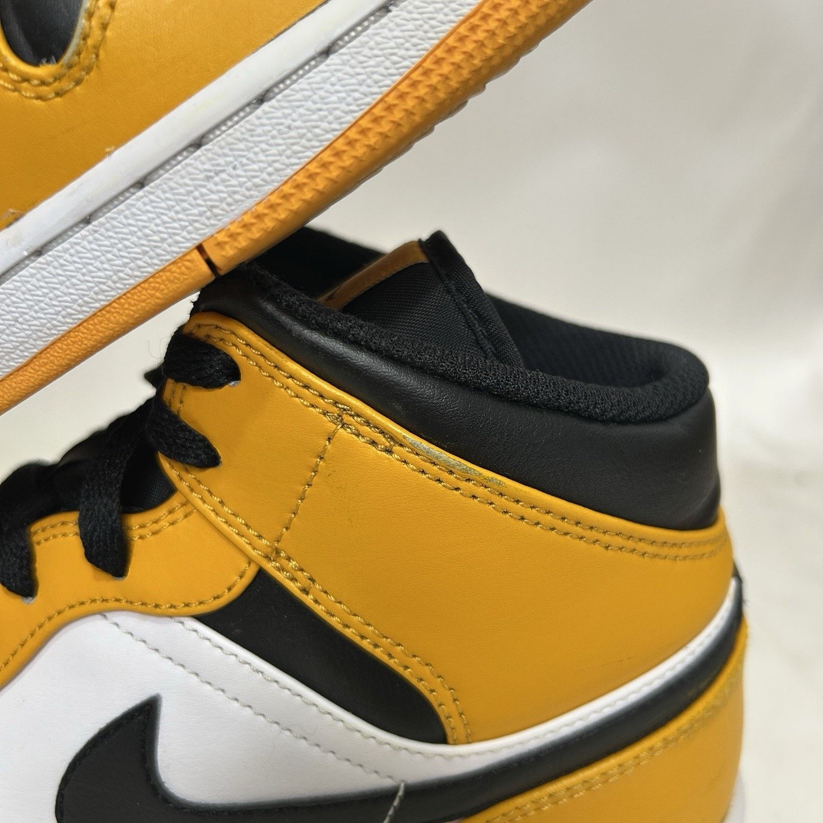Jordan Brand Nike Air Jordan 1 Mid “Taxi/Yellow Black” Size US 10 / EU 43 - 8 Thumbnail
