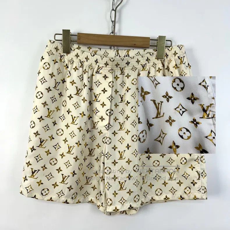 Louis Vuitton Louis Vuitton Presbyopia full print silk shorts Size US 40 / EU 56 - 7 Thumbnail