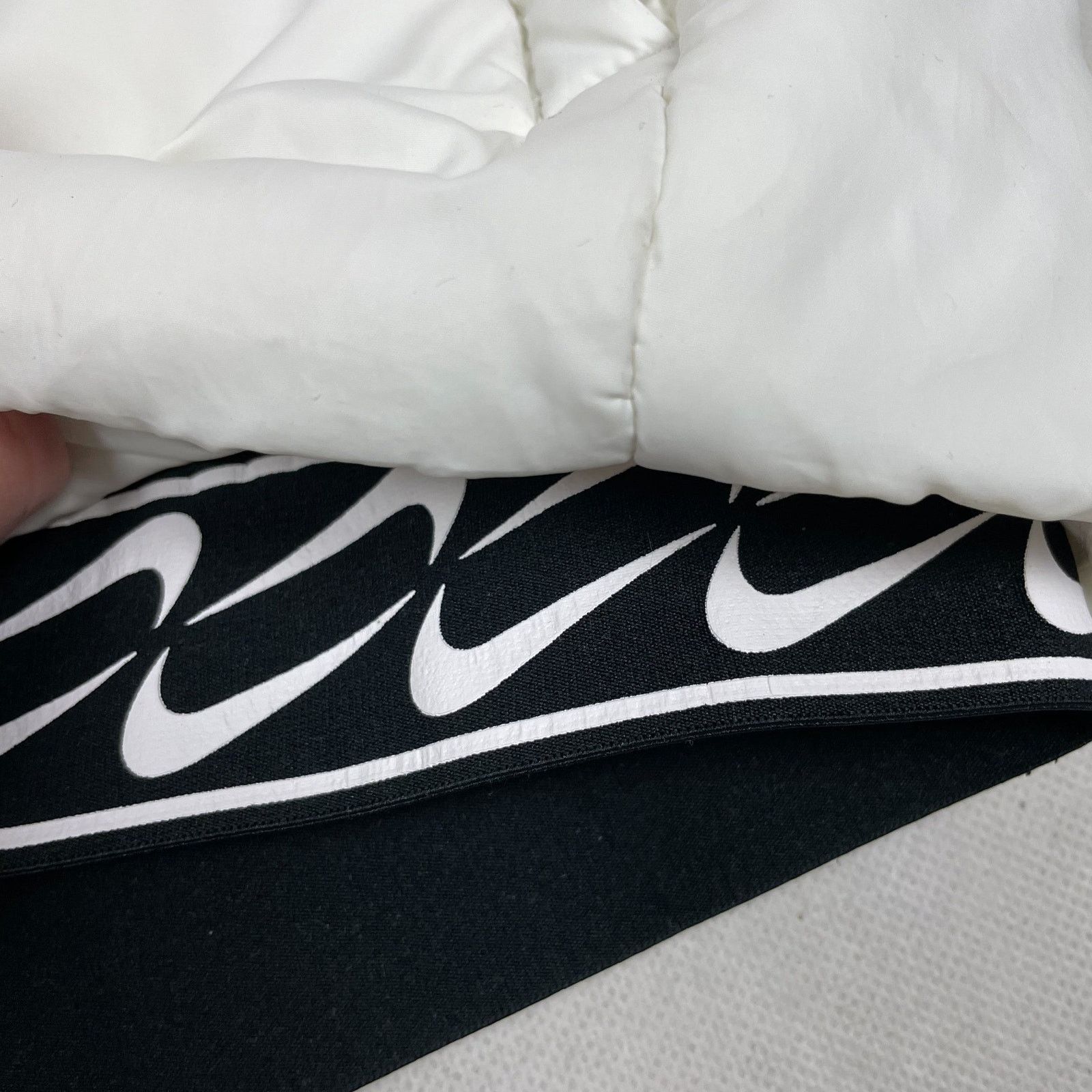 Nike Nike Women White Long Sleeve Full Zip Hooded Puffer Jacket M Size M / US 6-8 / IT 42-44 - 10 Thumbnail