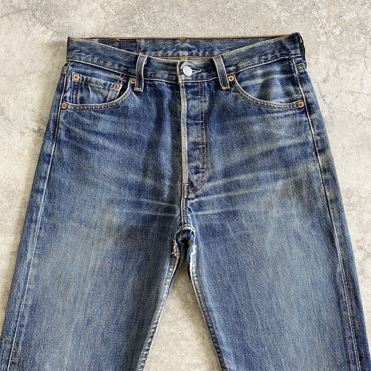 Levi's Vintage 90’s Levis 501 Faded Blue Dirty Denim Jeans Size US 29 - 9 Thumbnail