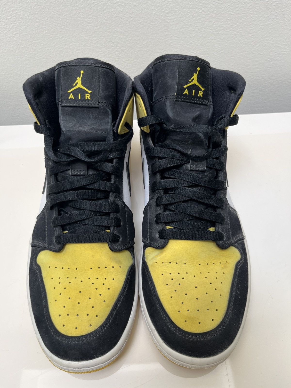 Jordan Brand 2019 Air Jordan 1 Mid SE ‘Yellow Toe’ Size US 11.5 / EU 44-45 - 4 Thumbnail