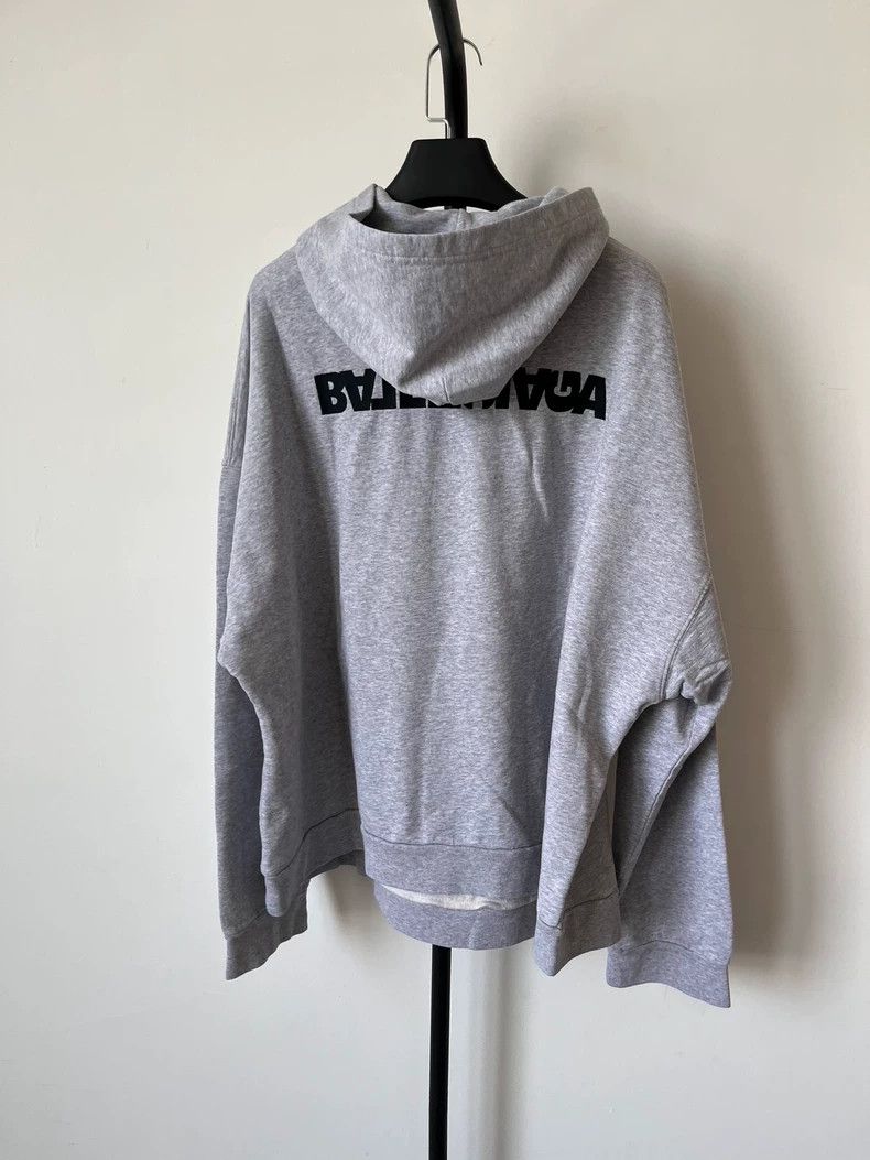 Balenciaga Balenciaga size 2 Grey upside-down embroidered Logo upside- Size US M / EU 48-50 / 2 - 2 Thumbnail