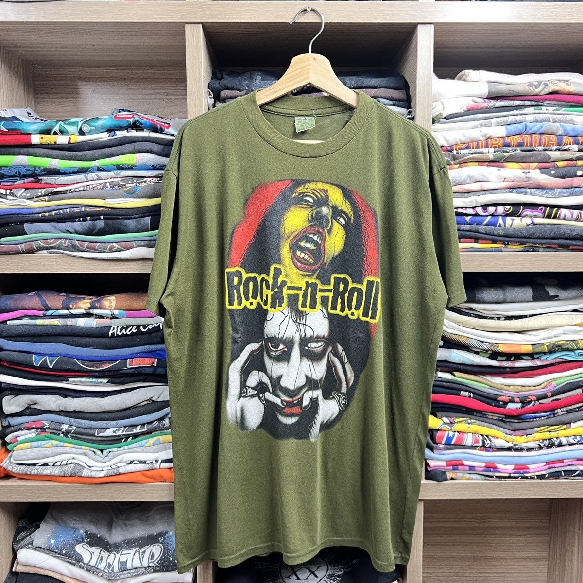Band Tees M MANSON ROCK N ROLL GRAPHIC TEE Size US XL / EU 56 / 4 - 1 Thumbnail