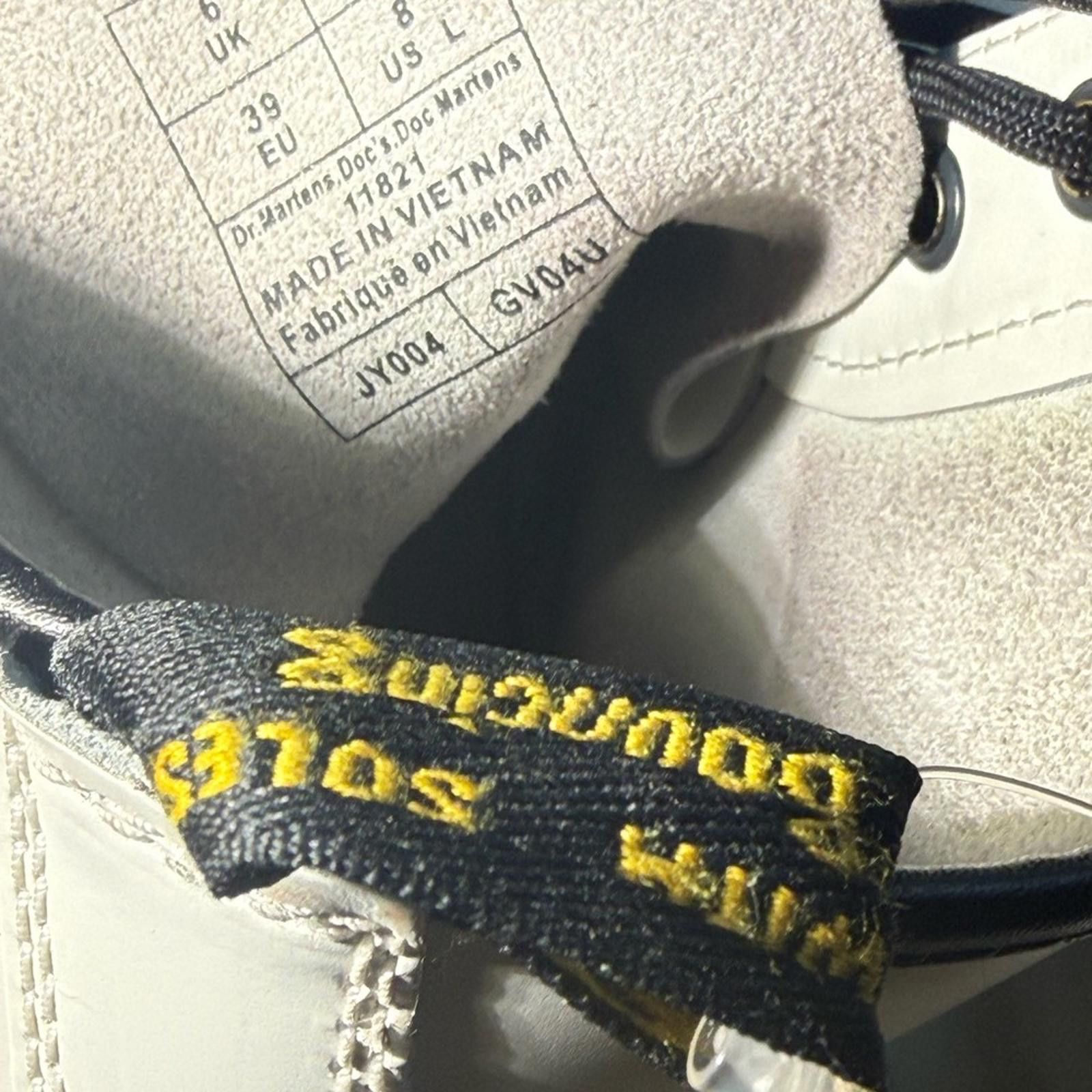 Dr. Martens NWOT doc martens White Boots with Black 11821 jyoo4 size 8 Size US 8 / IT 38 - 4 Thumbnail