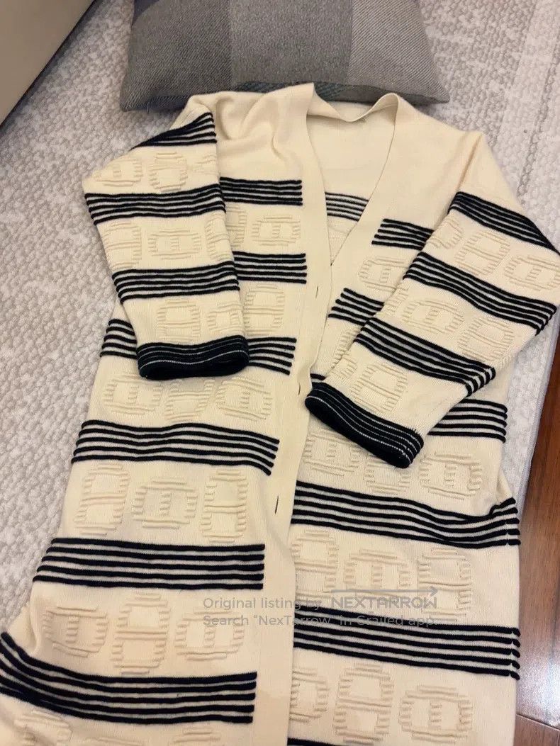Hermes Hermes Pig nose long cardigan in black and white Size XXS / US 00 / IT 34 - 1 Thumbnail