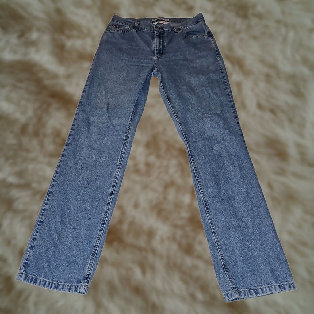 Tommy Hilfiger VINTAGE Tommy Hilfiger Jeans 10L Women’s Classic Straight Denim Blue 5-Pocket Logo Zipper Button Jeans Mens Womens Girls Boys Size 32" / US 10 / IT 46 - 1 Thumbnail