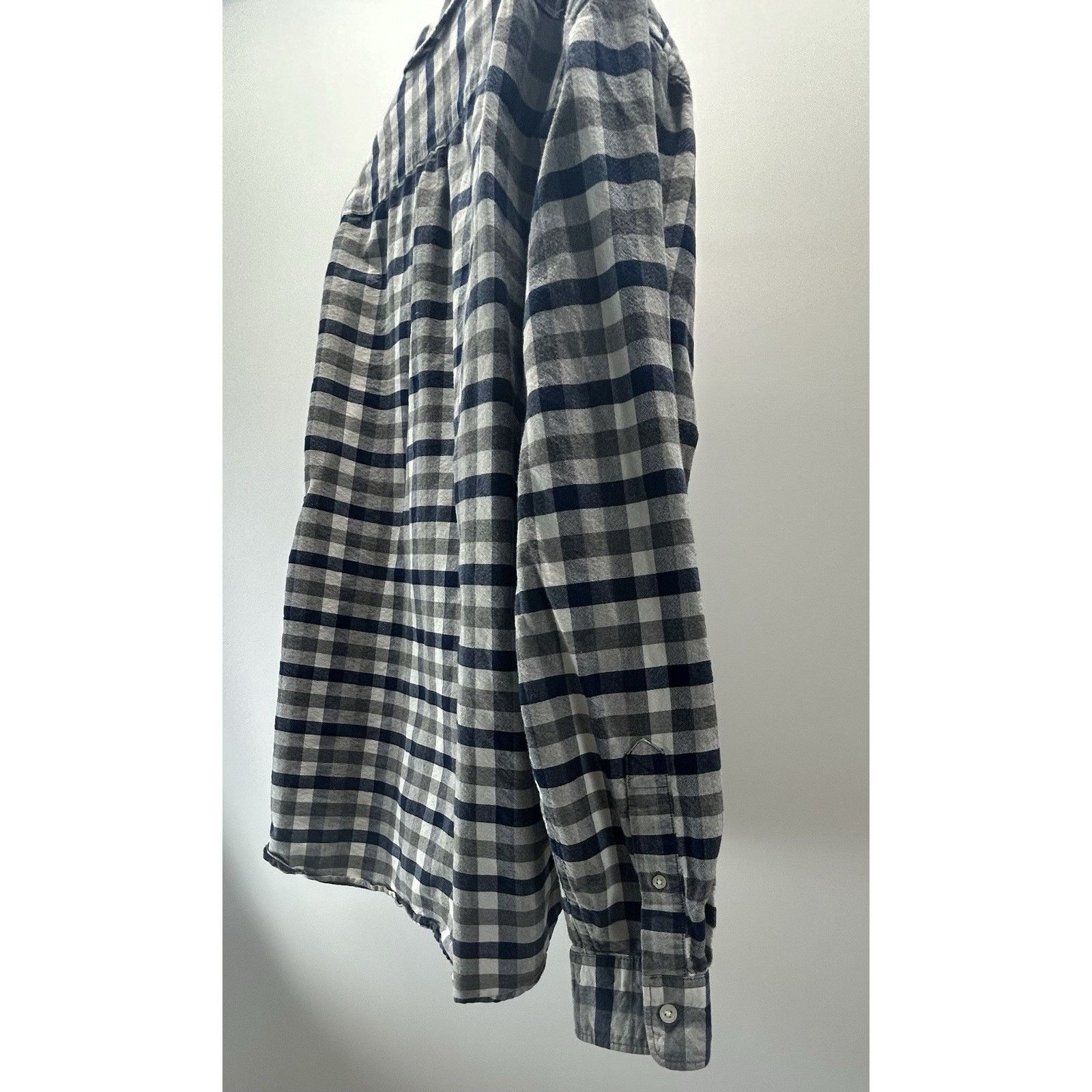 Old Navy Old Navy Men’s Gray Plaid Slim Fit The Classic Shirt XXL Size US XXL / EU 58 / 5 - 4 Thumbnail