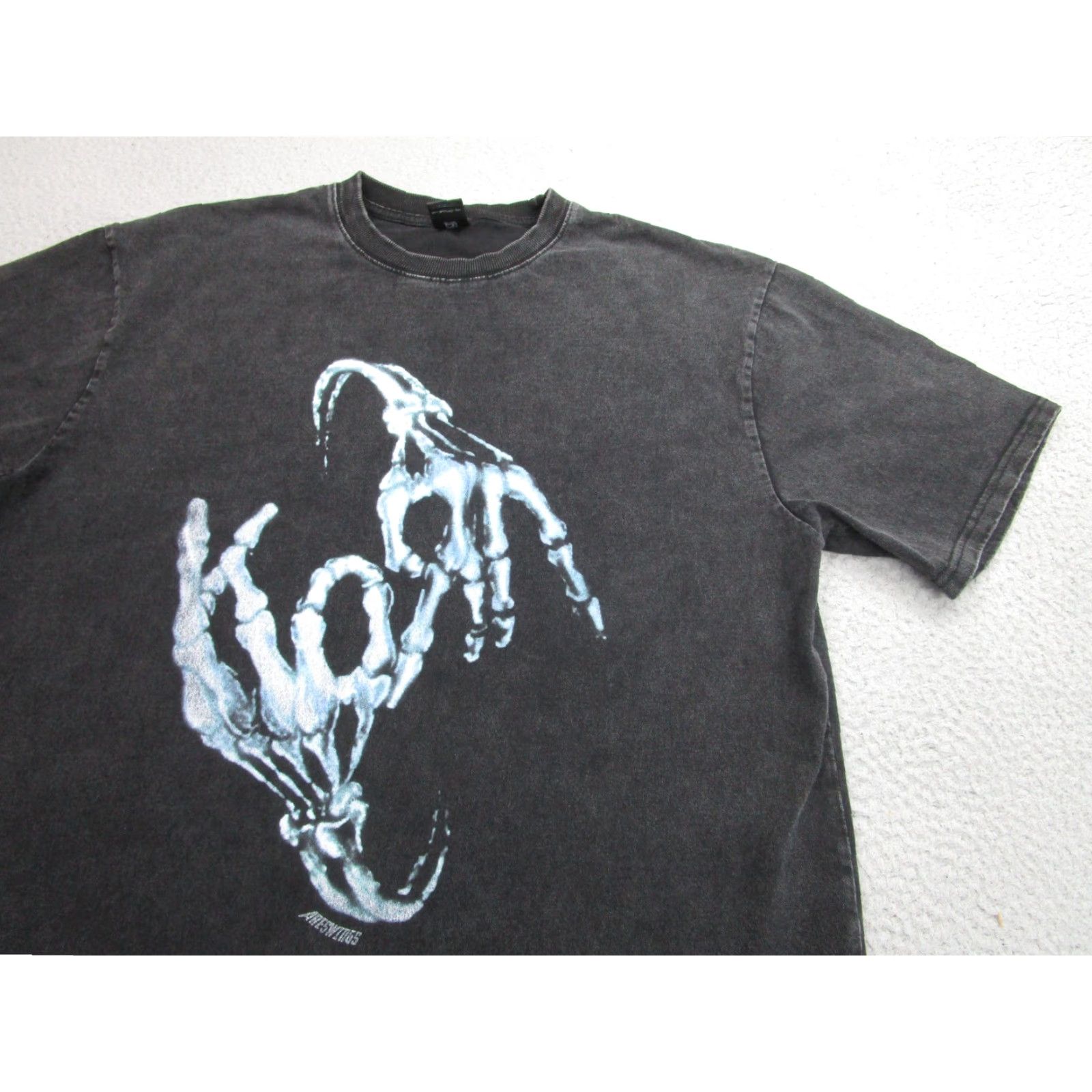 Vintage NEVSTUDIO Korn Shirt XL Black Graphic Tee Rock Skeleton Hands Mens Size US XL / EU 56 / 4 - 2 Thumbnail