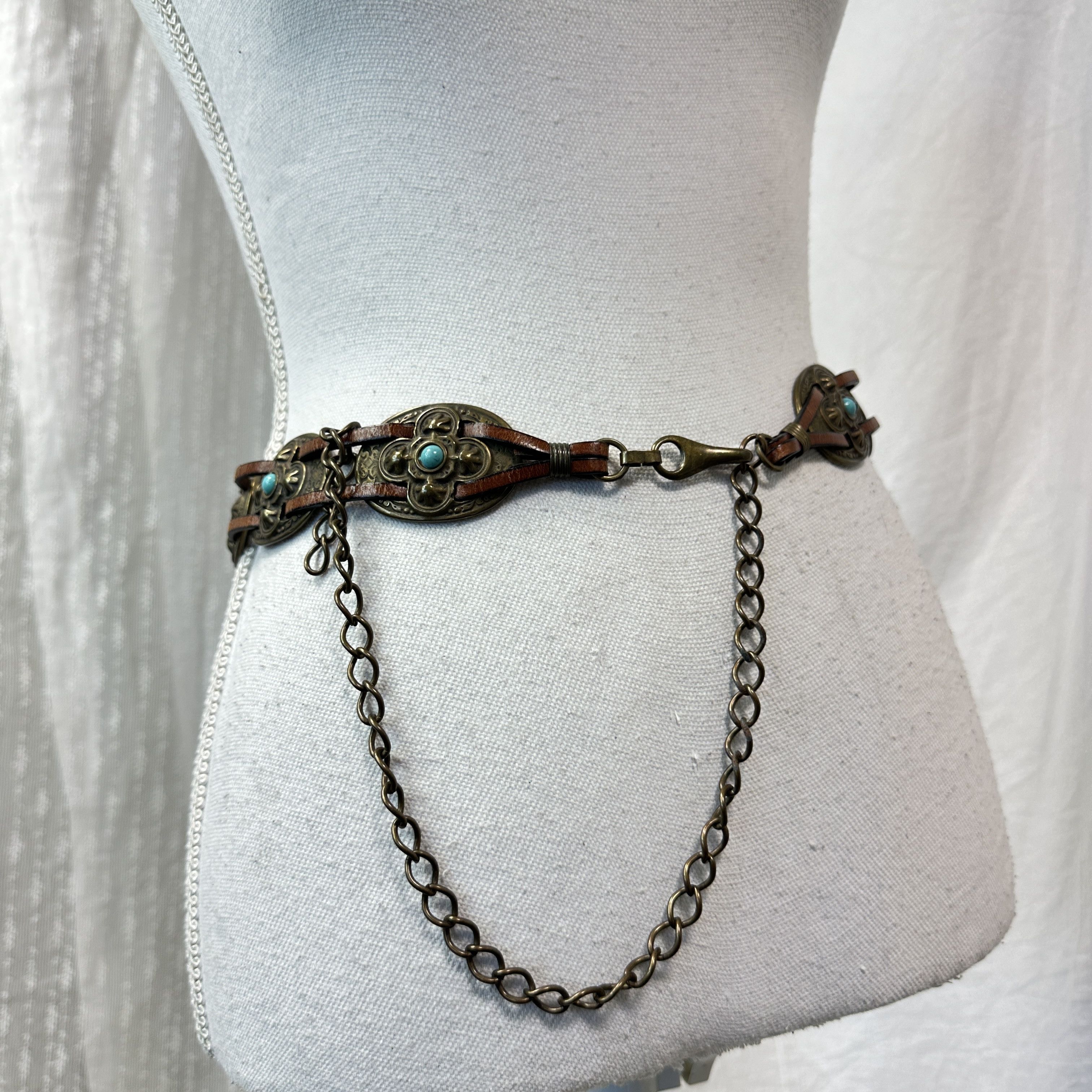 Vintage Vintage Avant Garde Chains Gold Metal Belt Y2K Size ONE SIZE - 4 Thumbnail