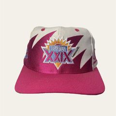 Check out my Vintage 90s Logo Athletic “Splash” Patriots snapback