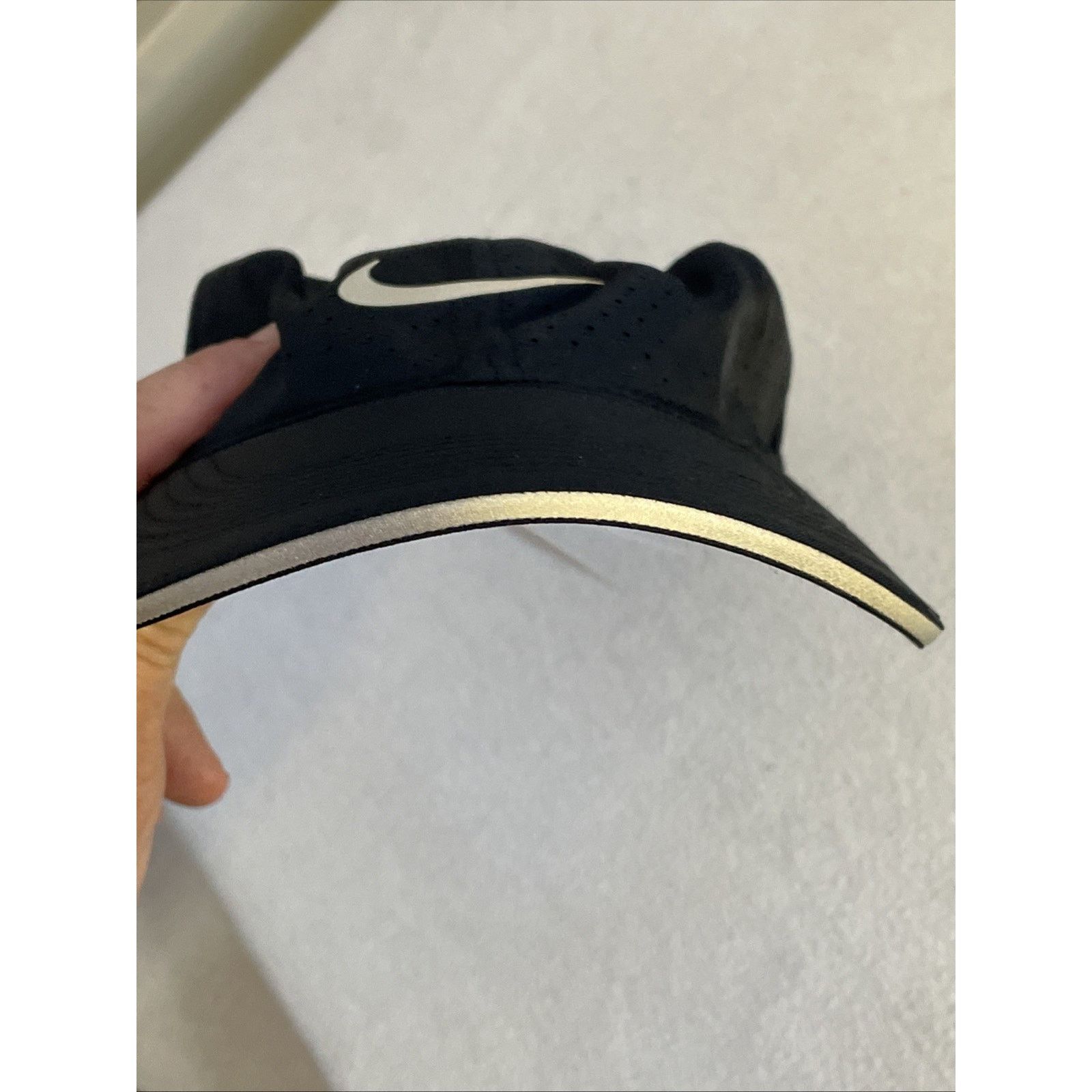 Nike NEW Nike Adult Reflective Featherlight Run/Tennis/Golf Hat Size ONE SIZE - 15 Thumbnail