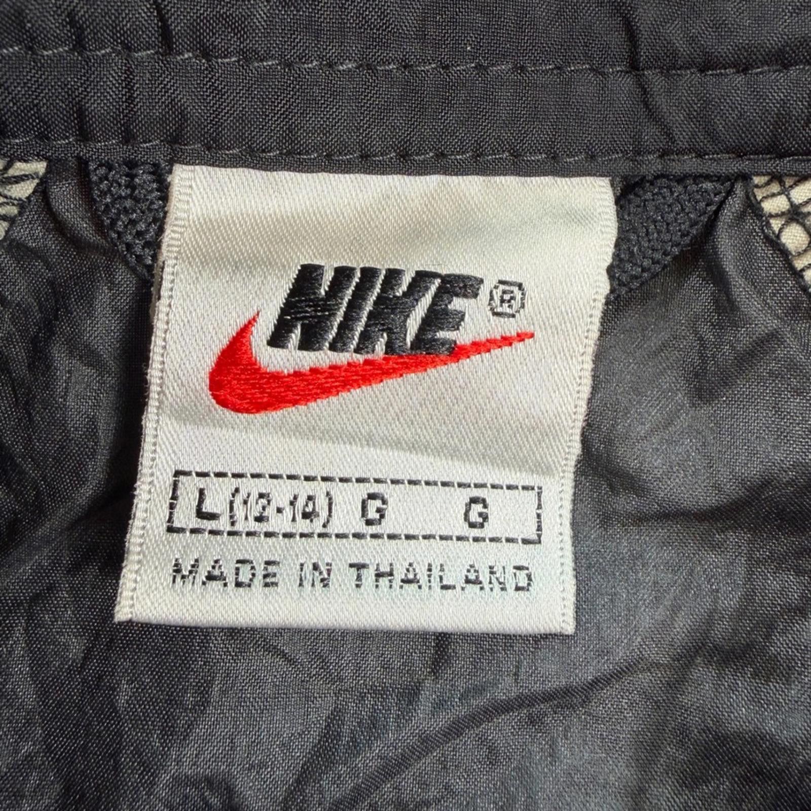 Nike Vintage 2000s Nike Windbreaker Jacket Black Mesh Panel Men L Size US L / EU 52-54 / 3 - 3 Thumbnail