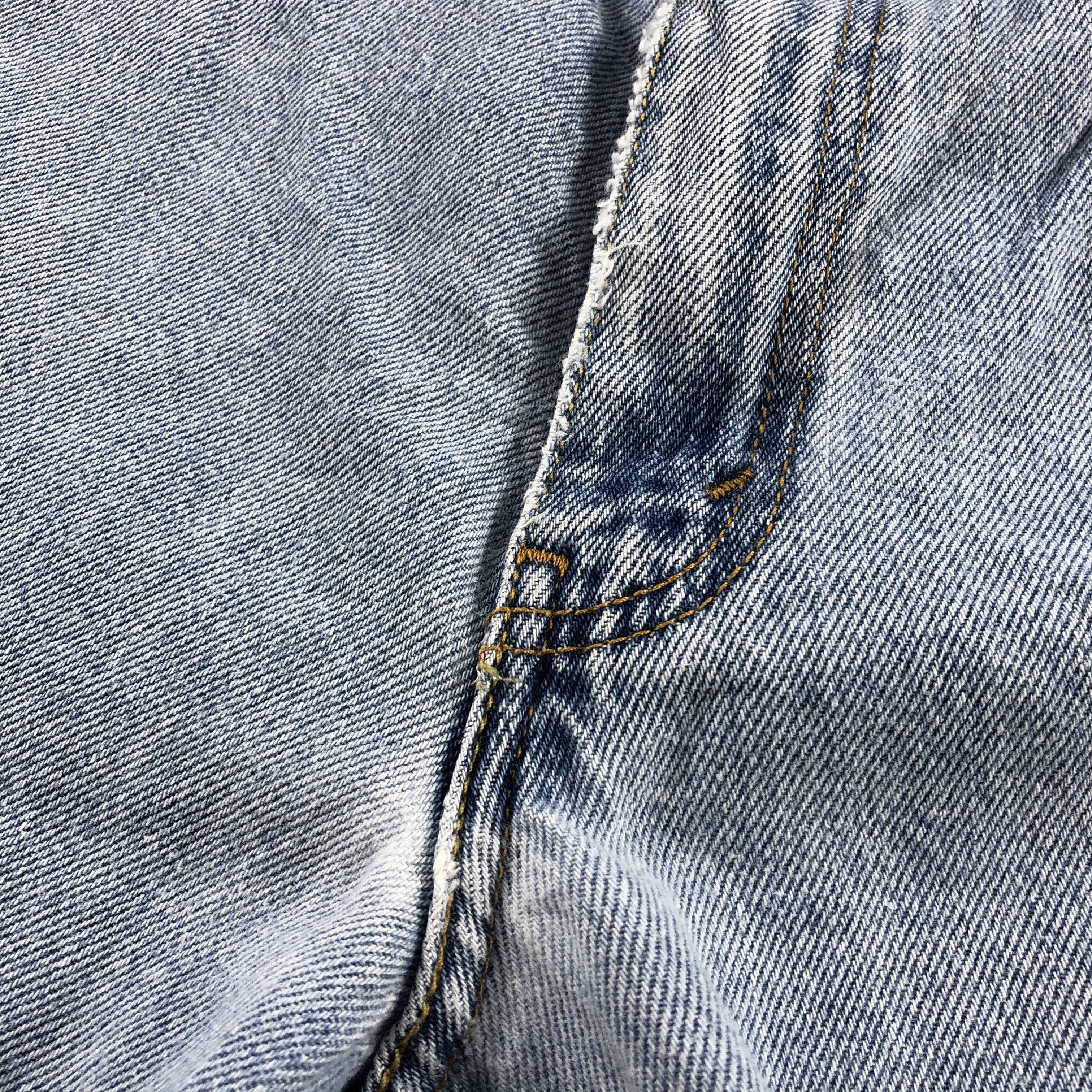 Levi's Vintage Light Wash Levis 550 Jeans-J2297 Size US 35 - 11 Thumbnail