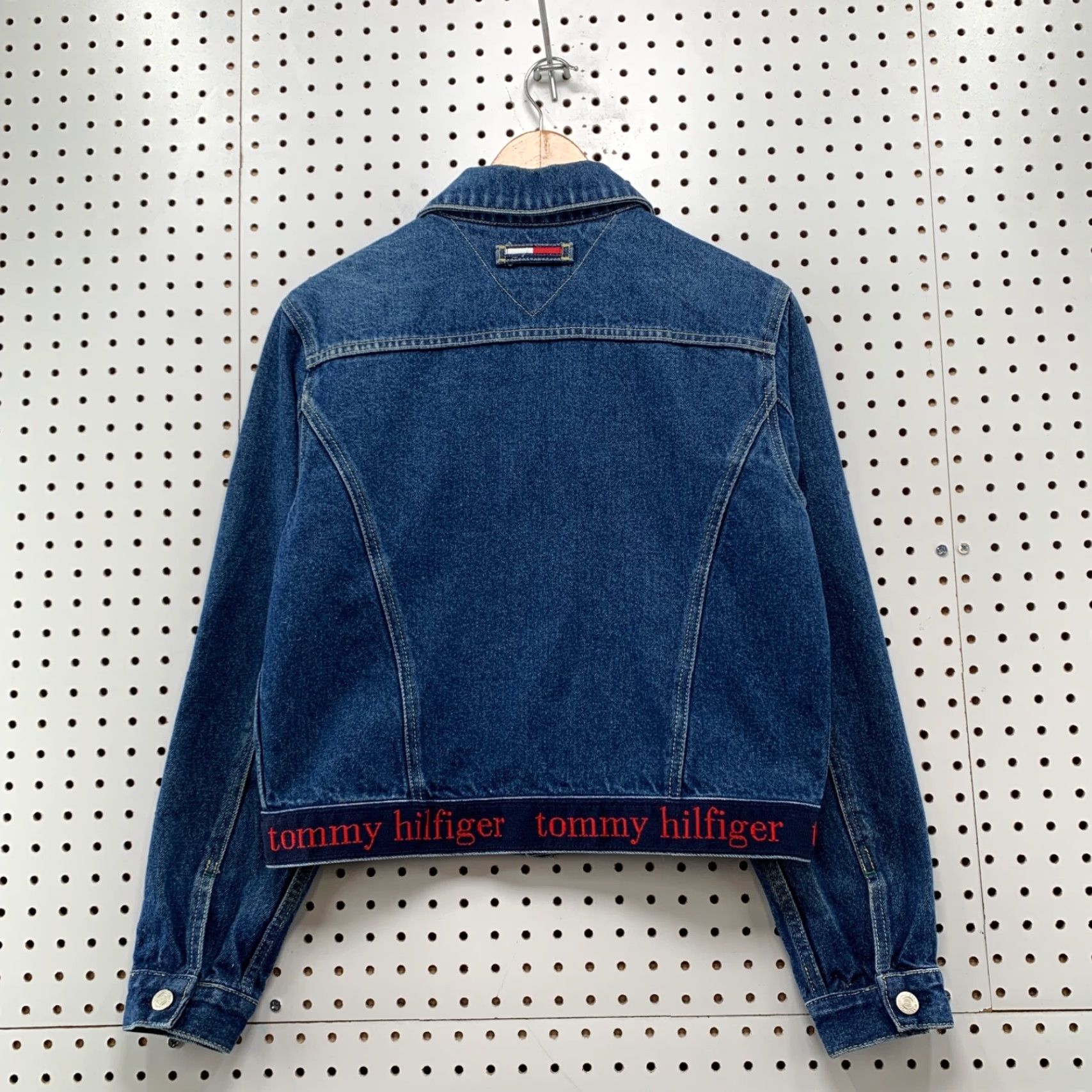 Tommy Hilfiger VINTAGE Tommy Hilfiger Denim Trucker Crop Jacket Womens Medium Blue Spellout Y2K Size M / US 6-8 / IT 42-44 - 2 Thumbnail