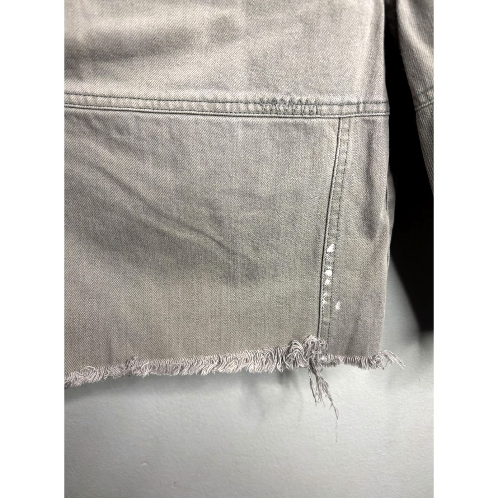 Armani Exchange VINTAGE Armani Exchange Shorts Mens 32 Gray Distressed Raw Hem Cutoff Paint Splatter Chino Casual Size US 32 / EU 48 - 2 Thumbnail