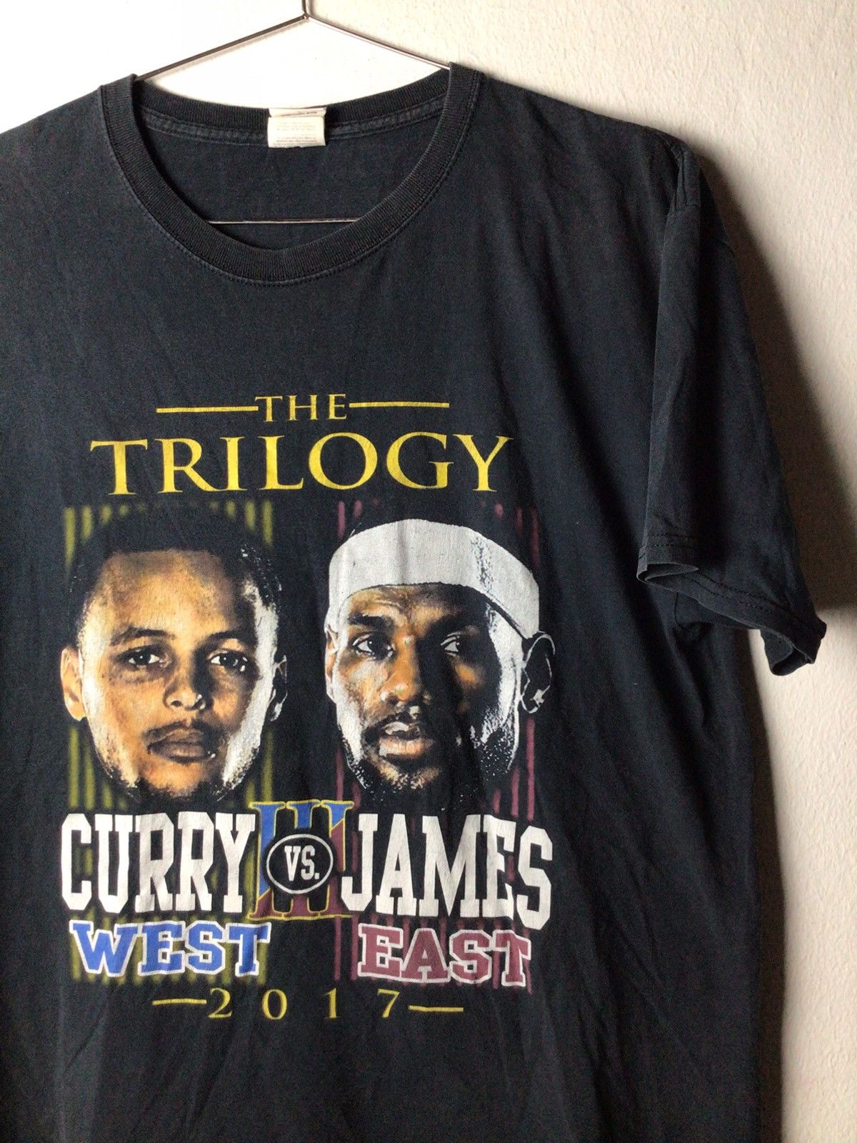 NBA Step Curry VS Lebron James 2017 rap tee big face Size US L / EU 52-54 / 3 - 1 Thumbnail