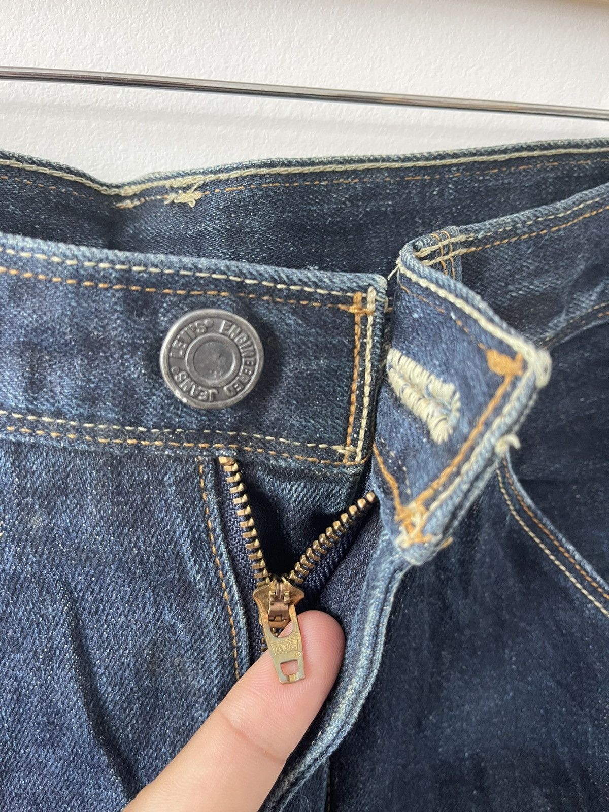 Levi's Vintage Clothing Rare Vintage LEVIS ENGINEERED JEANS June 9th 1999 Twist Leg Size 29" - 16 Thumbnail